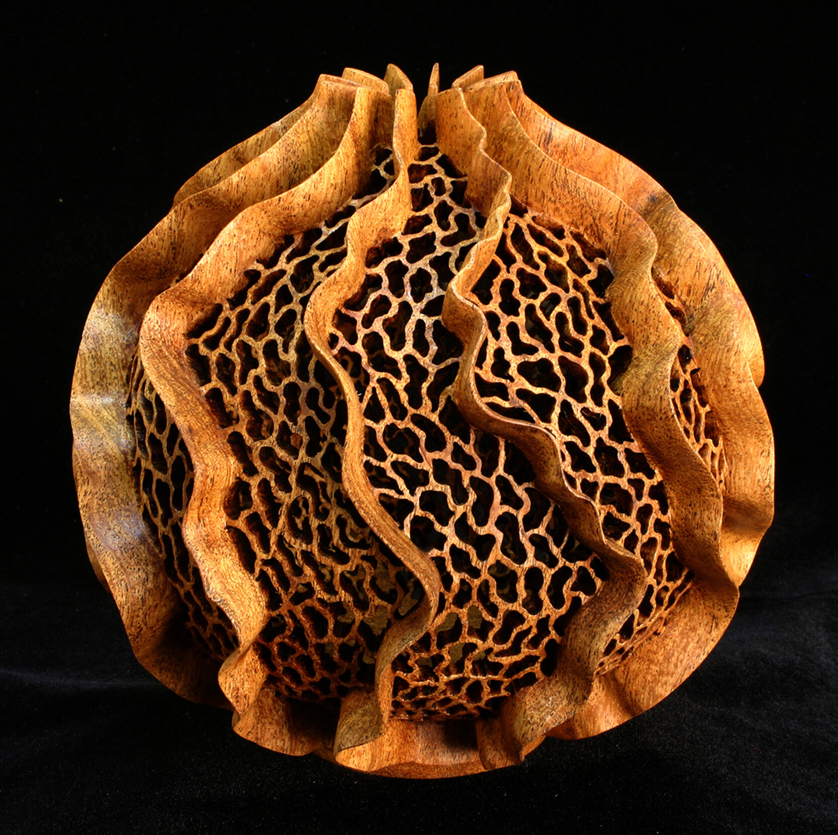 La Mer Petite, 2013
Mesquite wood, 5" tall x 5" dia. (#664)