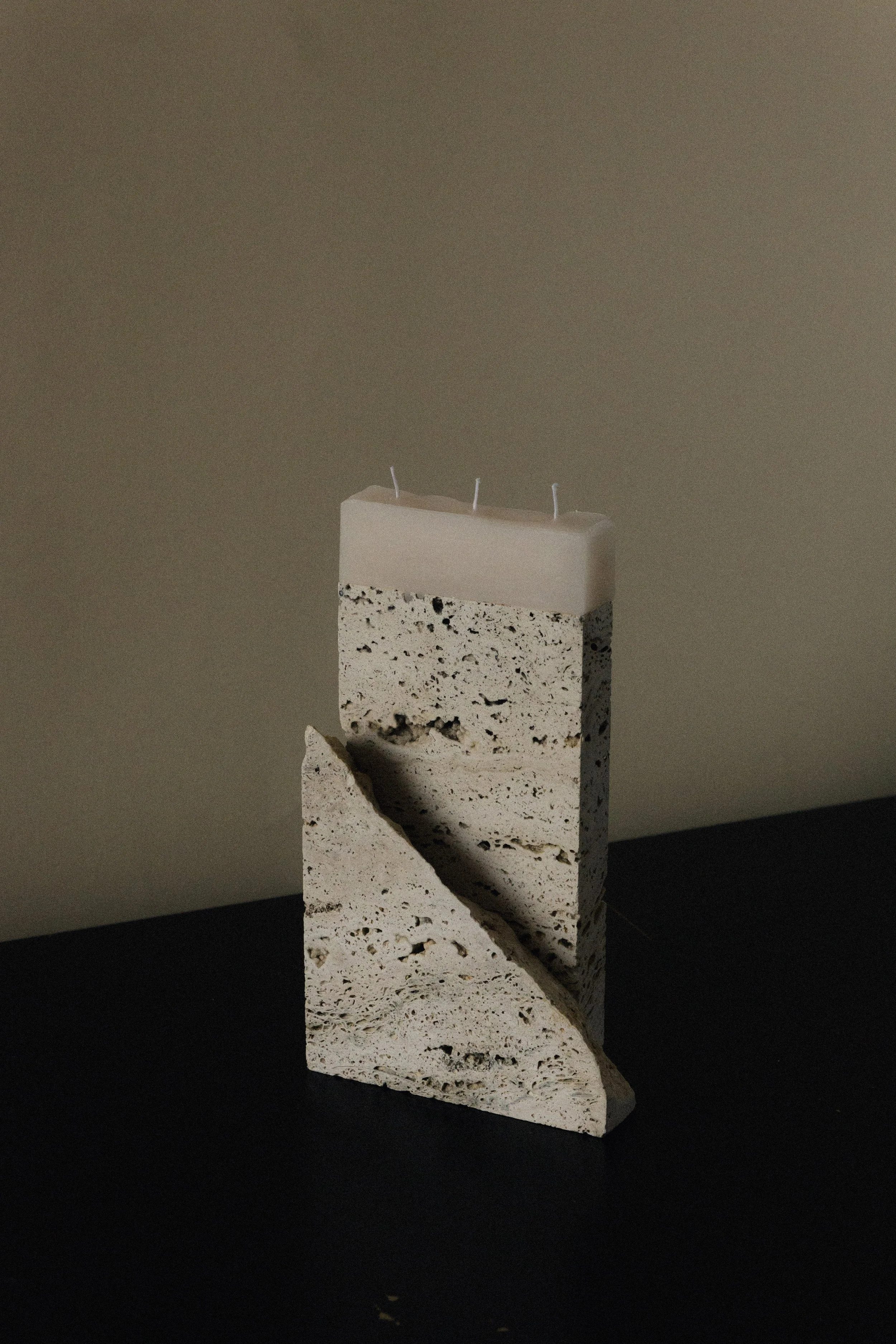 coseincorso_fragma_candle_23_travertine_2.jpg
