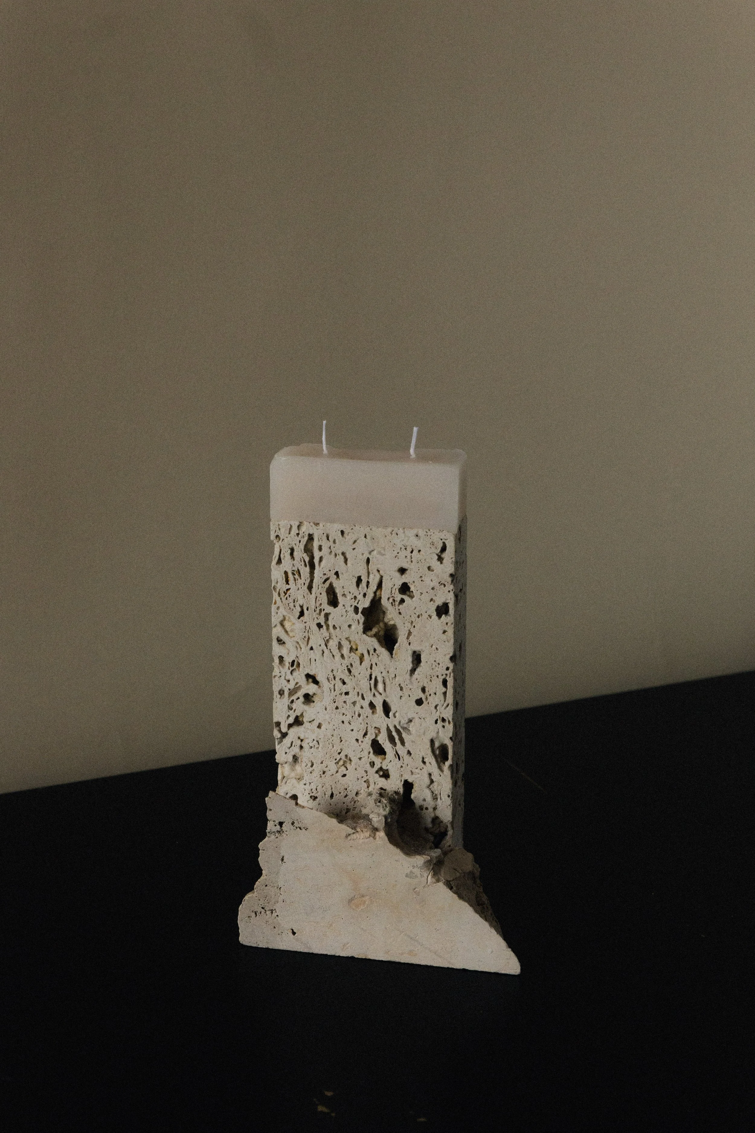 coseincorso_fragma_candle_26_travertine_3.jpg