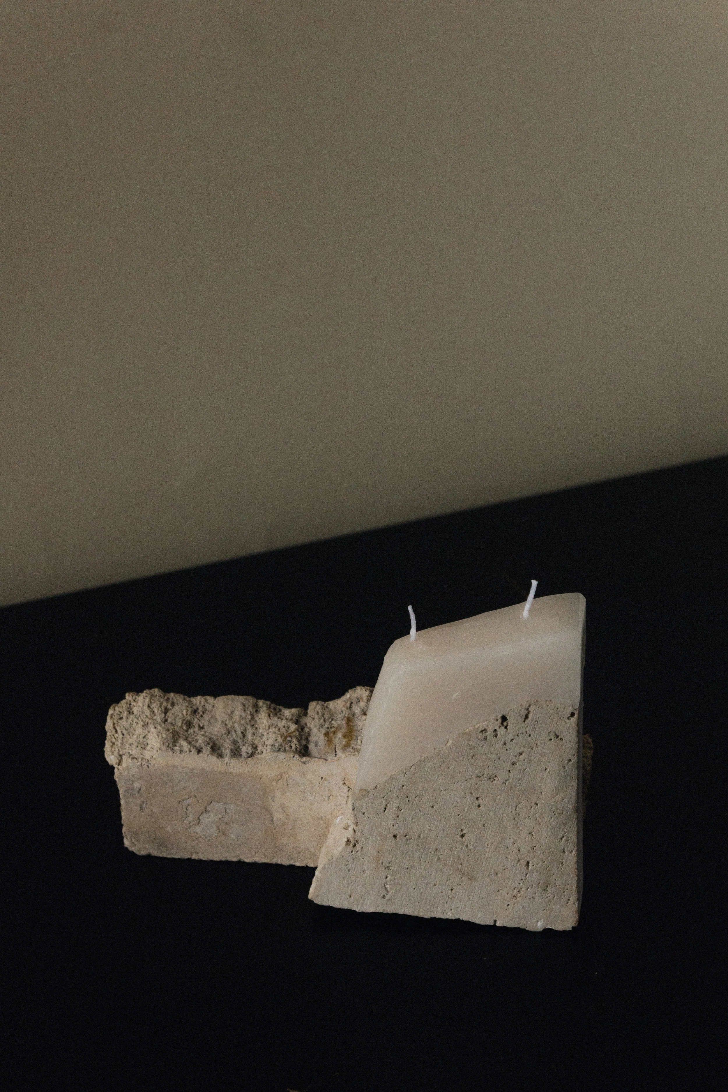 coseincorso_fragma_candle_27_travertine_5.jpg