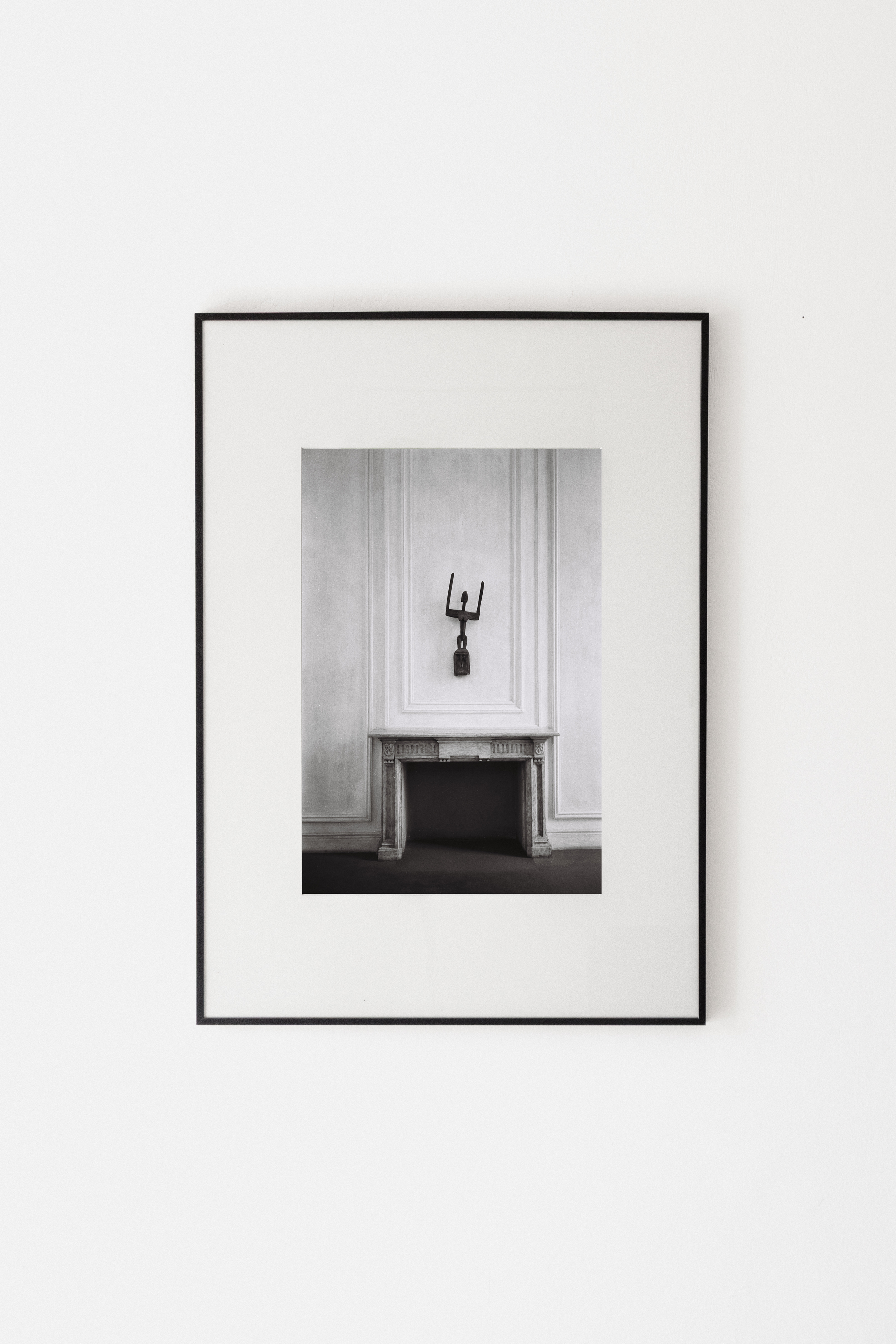 final large black frame vertical rivoli.png