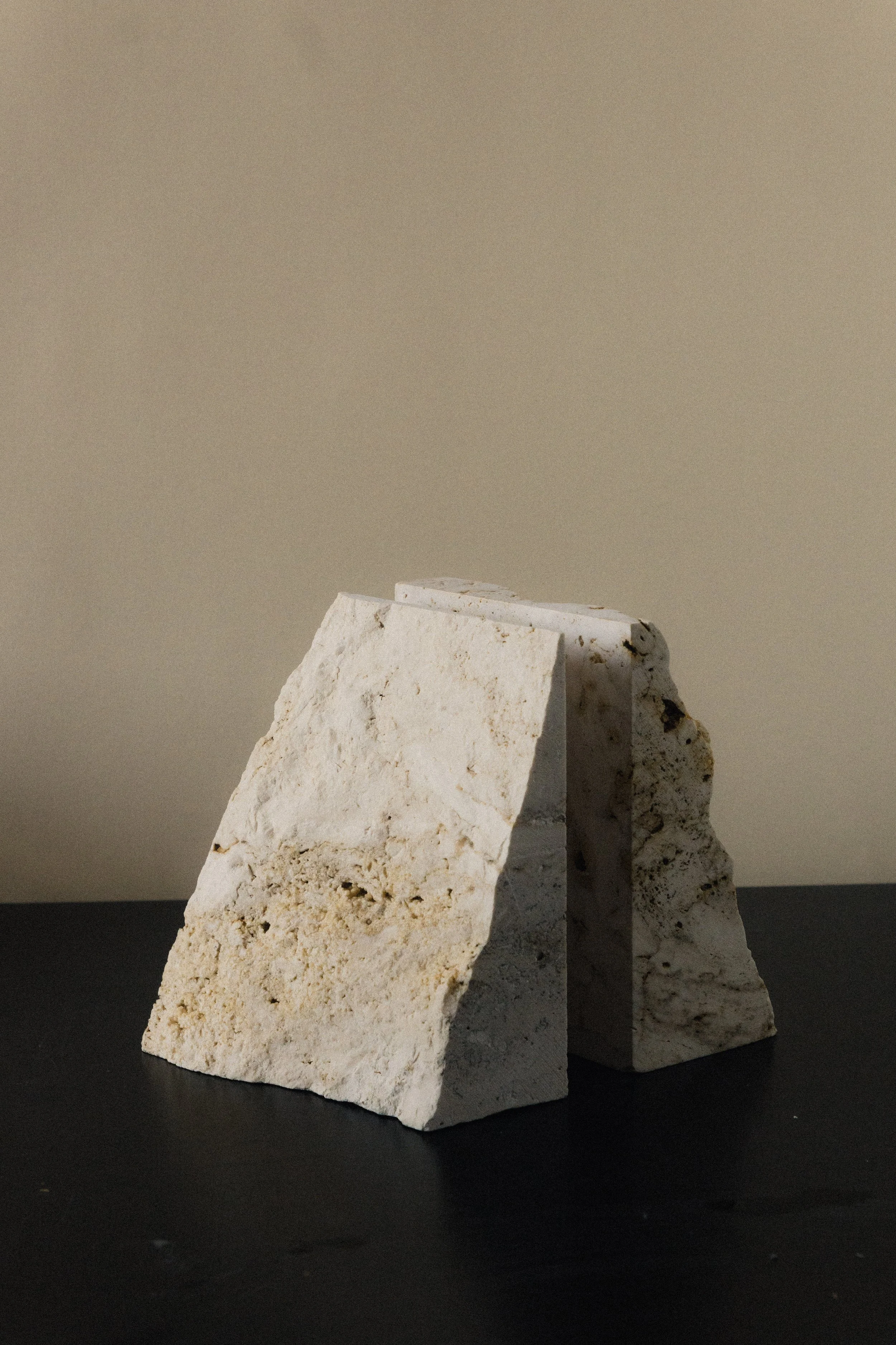 coseincorso_fragma_bookend_3_travertine_5.jpg