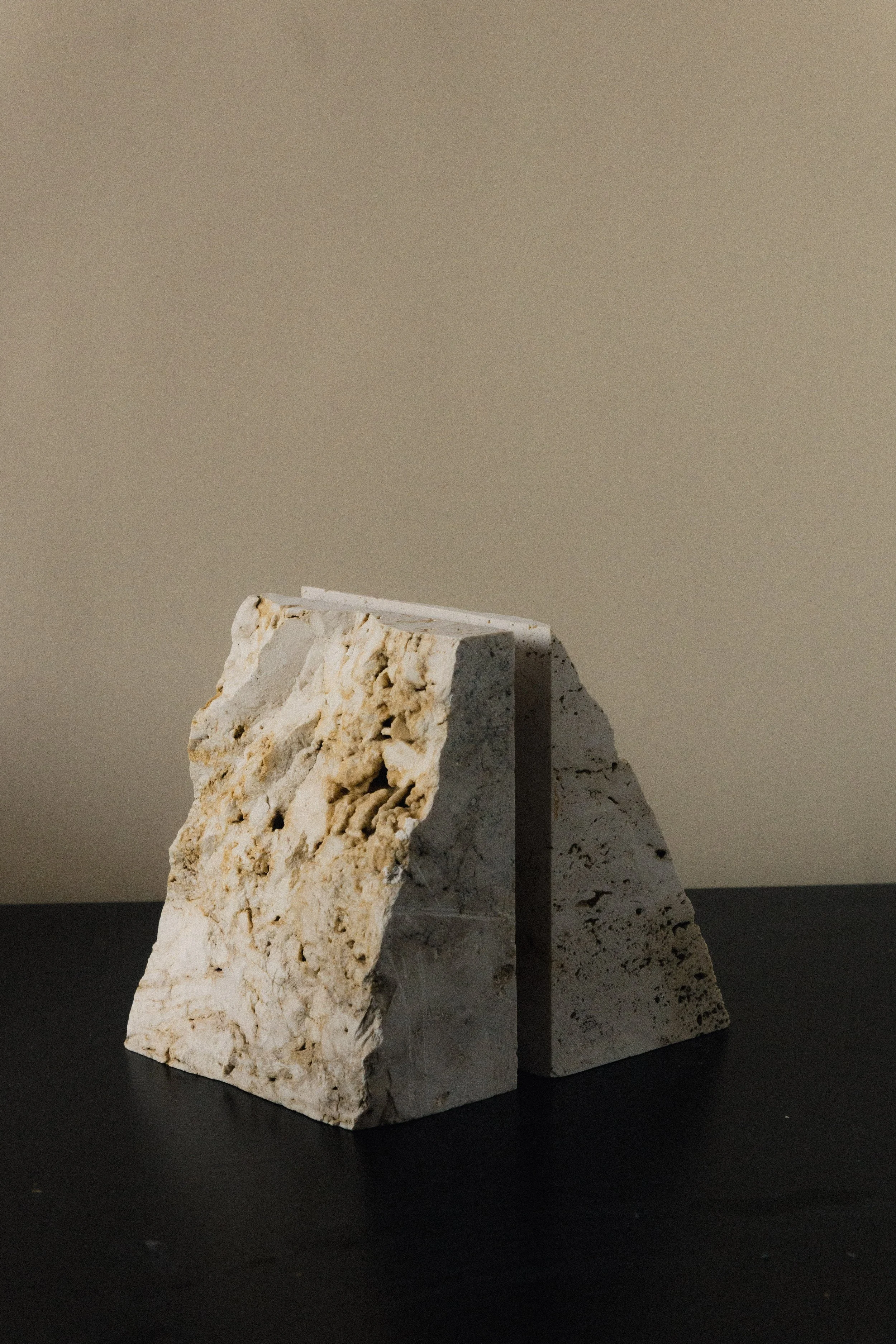 coseincorso_fragma_bookend_3_travertine_2.jpg