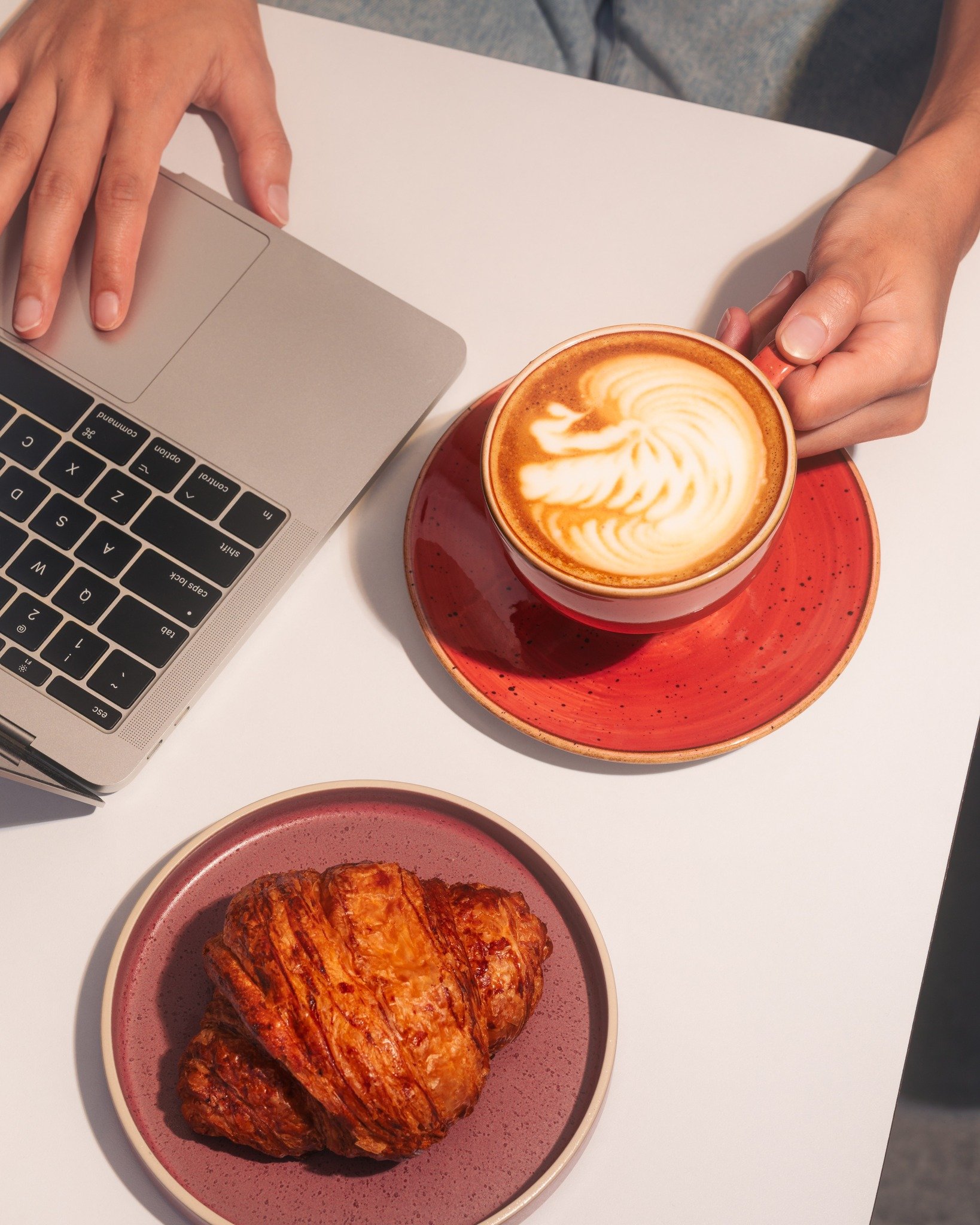 Need a change of environment to beat the Monday blues?

Escape the hustle and bustle and find your perfect work spot at our cafe.

Grab a cup of coffee, settle in, and tackle your to-do list in style.

#flamingocoffeebarsg