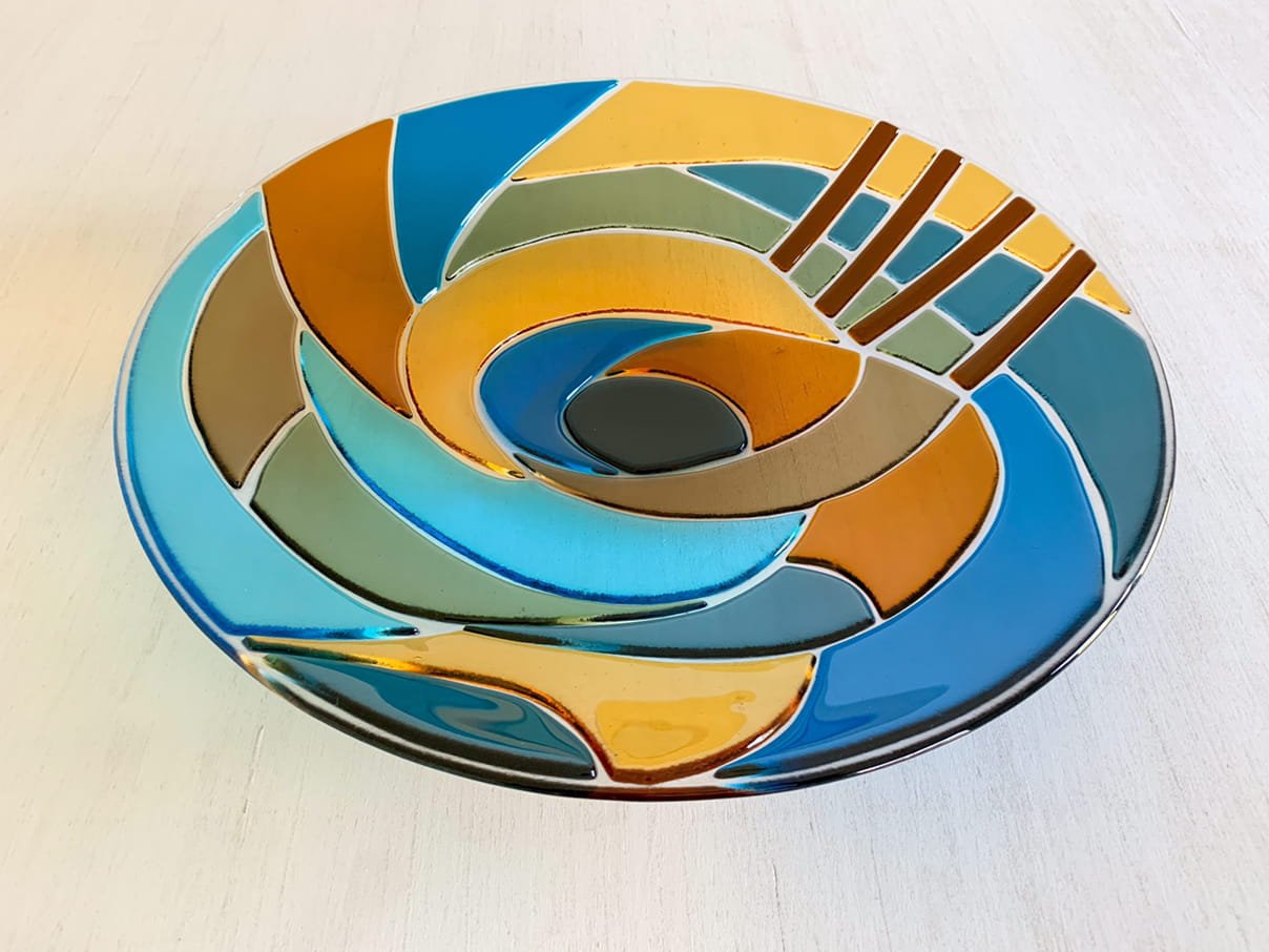 MercedesOakleyGlass-ByTheRiver-Top.view