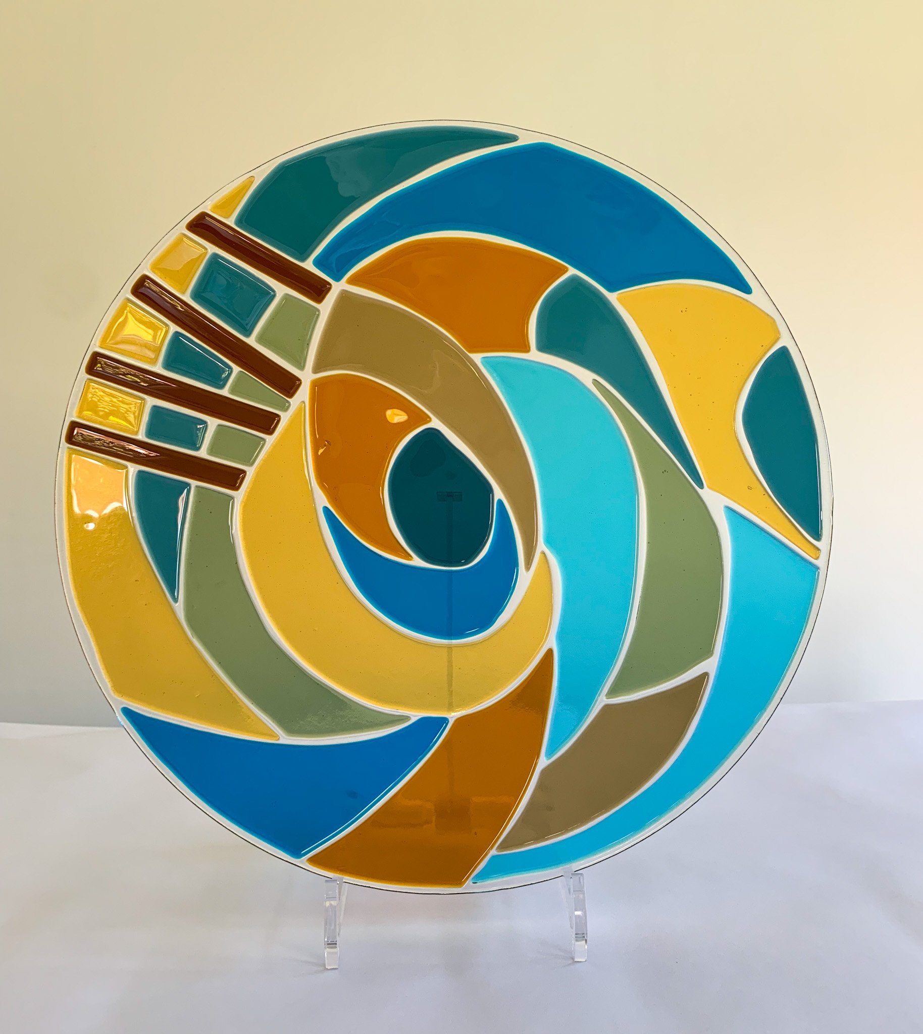 MercedesOakleyGlass_ByTheRiver-front.standing