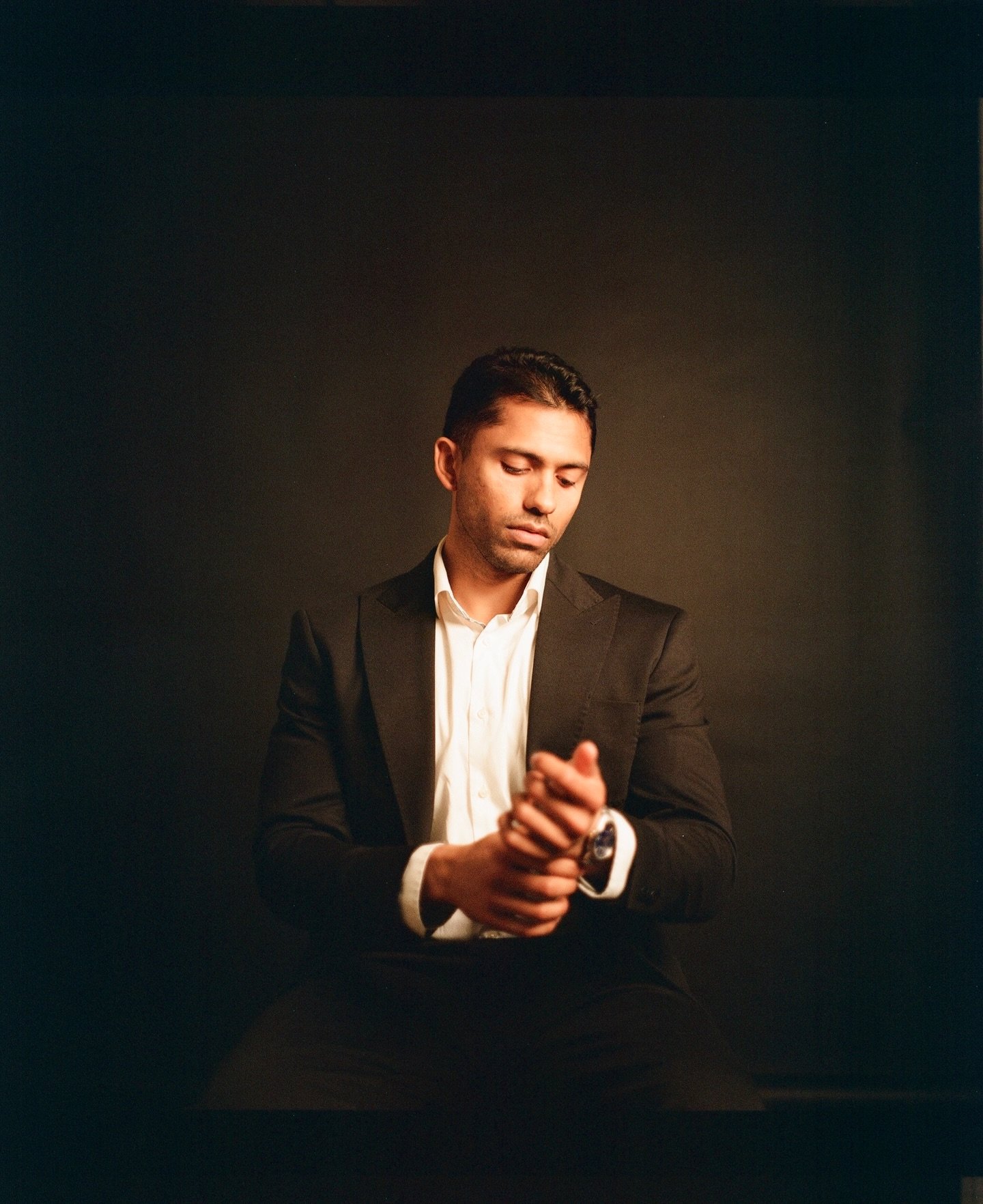 @sirously_official , made with Kodak Portra 800, Bronica 6x6

@brownagency 
@onehrfilm