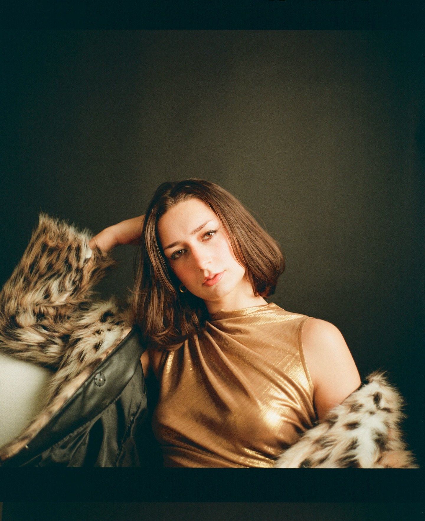 Portraits on a Bronica

Made with @kodak 
Dev and scan by @onehrfilm 
Styling by @abigailulum