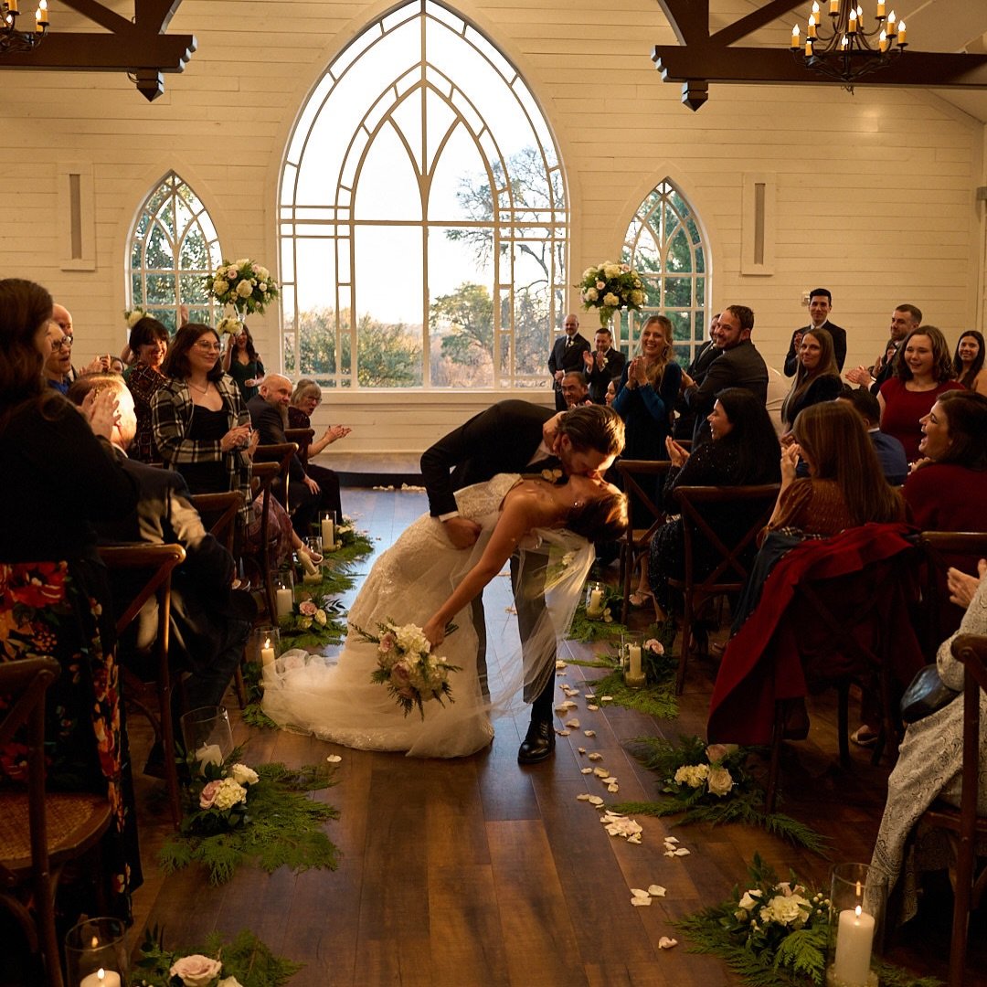 A great way to send off 2025

Looking forward to celebrating with all my 2026 couples

#wedding #weddingphotography #leica