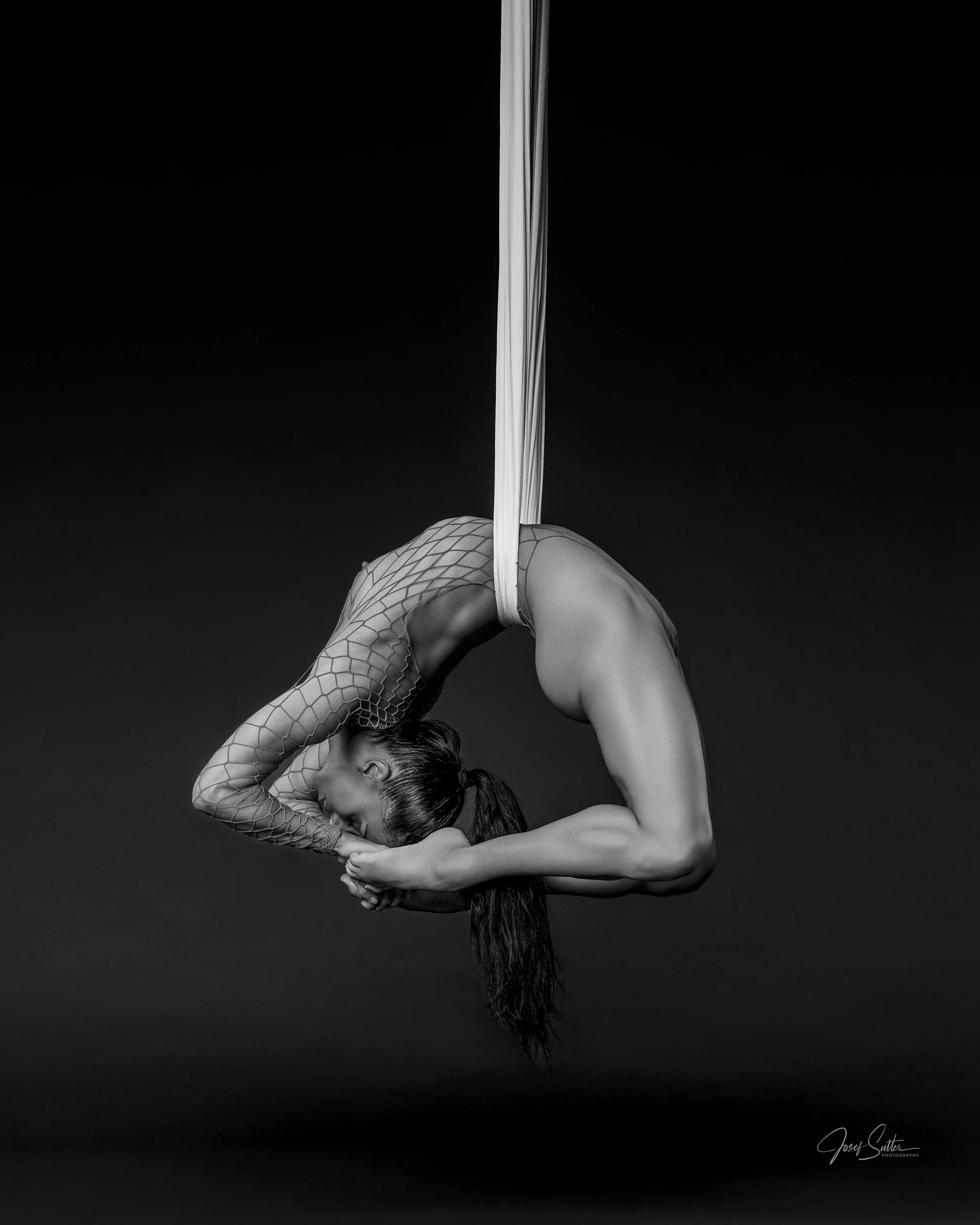 fine Art, yoga, dance, fitness, desirous, lingerie, schwarz-weiss Fotografie, black and white photography, woman photography