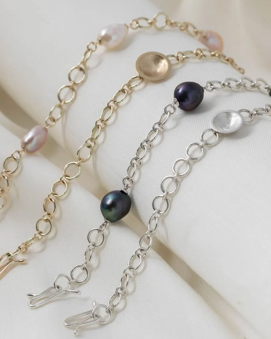 The most precious pieces aren&rsquo;t just worn, they&rsquo;re treasured ✨
⠀⠀⠀⠀⠀⠀⠀⠀⠀
These delicate chain bracelets have become the kind of pieces women reach for every single day. There&rsquo;s something about the way they catch the light, the gentl