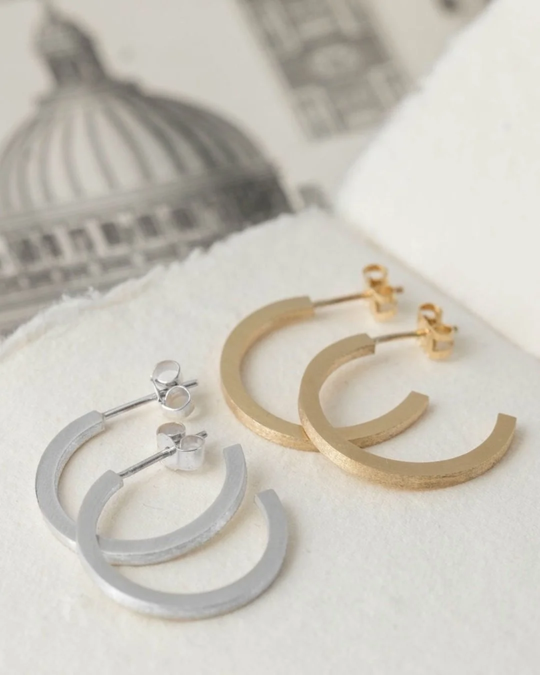 *LAST CHANCE* These hoops are retiring forever, and it&rsquo;s bittersweet to say goodbye ✨
⠀⠀⠀⠀⠀⠀⠀⠀⠀
When I created the Cosmic Dust collection, I was exploring the beauty of texture contrast - how frosted surfaces can make polished metal shine even 