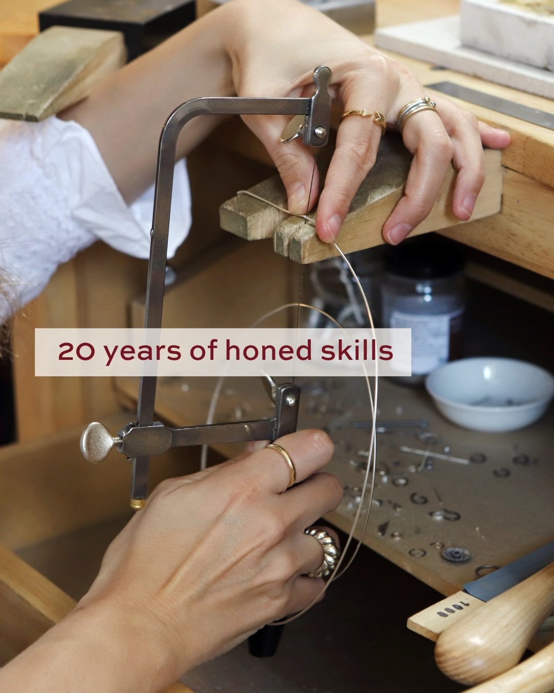 What are you actually paying for when you commission bespoke jewellery? Let me break it down ✨
⠀⠀⠀⠀⠀⠀⠀⠀⠀
✨Precious metals - 18ct, 9ct yellow or white gold, sterling silver and platinum
✨Ethically sourced gemstones with documented provenance
✨Material