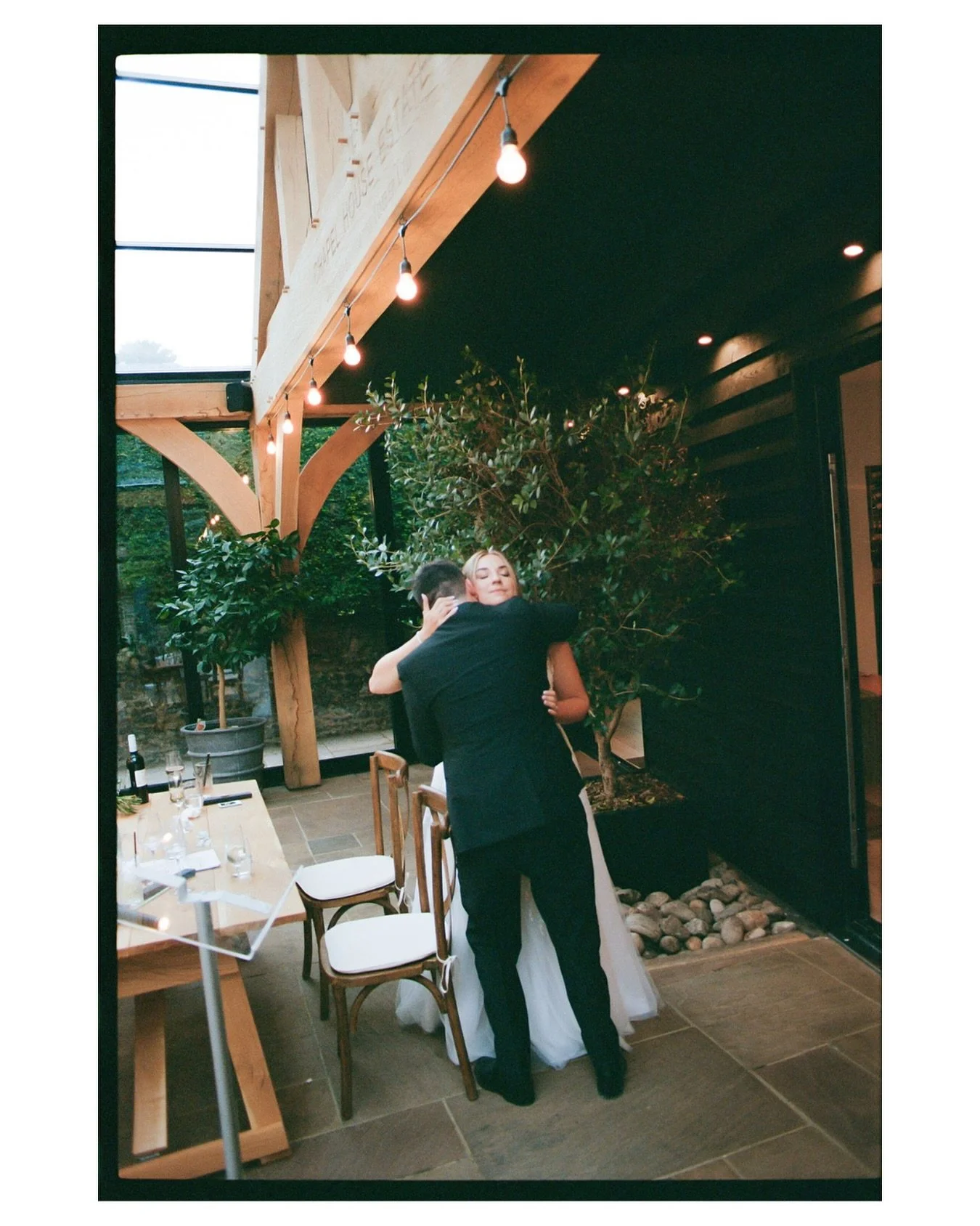 This moment x
Kayleigh and Josh serving an emotional day in the Glasshouse @chapelhouseestate. I’ve got a big round up of this amazing day with the gang, but this deserves its own spotlight 🥲
Photo @williamharley_photo 
Venue @chapelhouseest