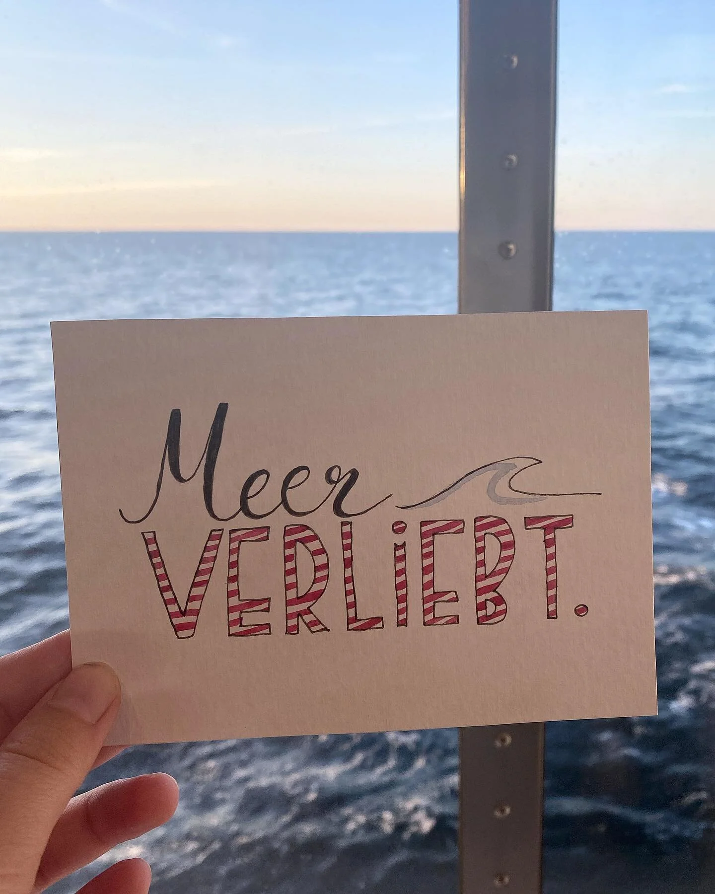 Almost time to get back on board. #meinschiff2 ⚓️🌊
.
.
.
#illustration #lettering #handlettering #maritimeslettering #maritimeillustration #meer #myjobisbetterthanyourvacation #moinmumpfi #illustrationundmeer
