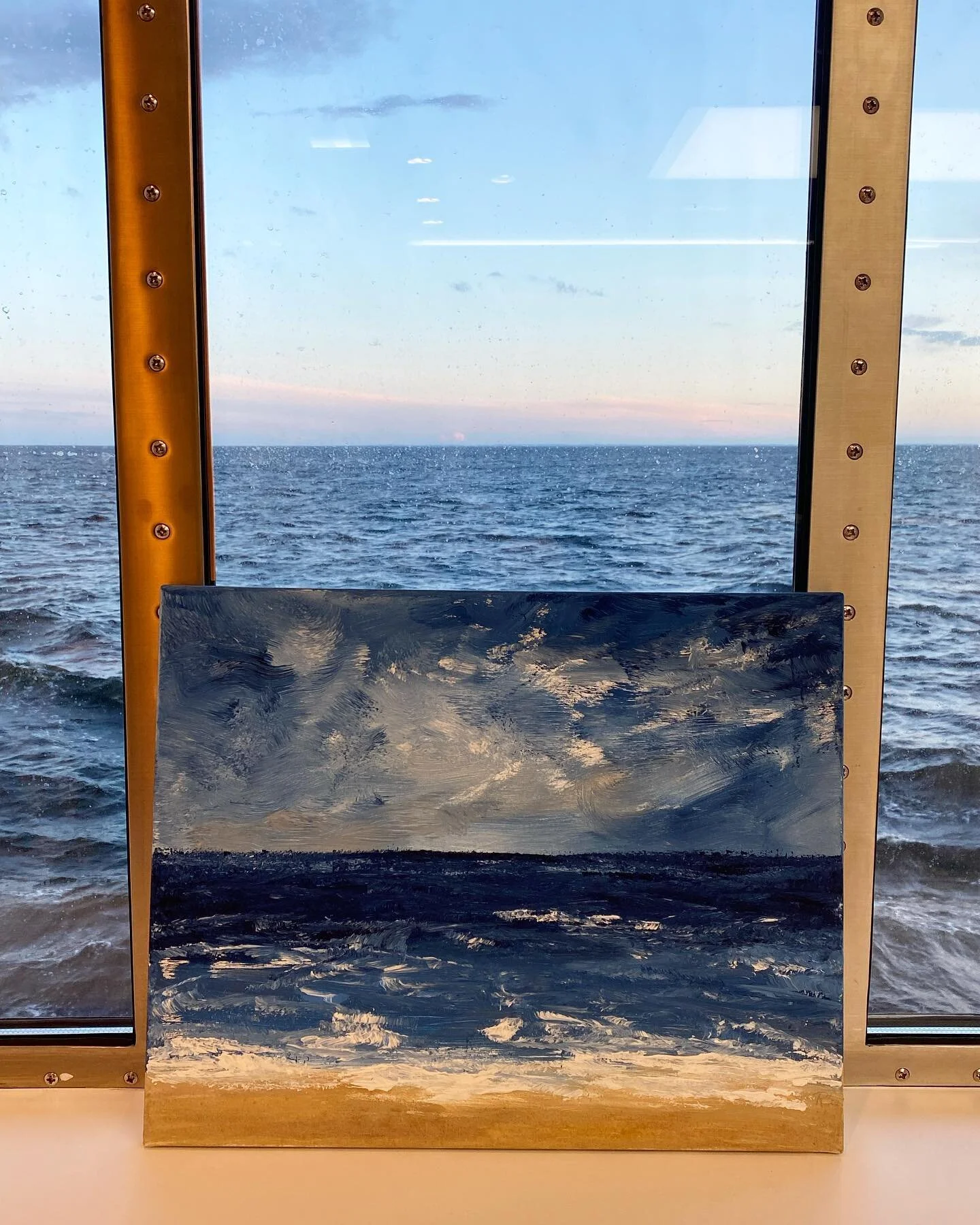 Sponge painting. 🧽🌊
.
.
.
#abstract #acrylicpainting #artofinstagram #seascape #meeredbild #meinschiff #moinmumpfi #illustrationundmeer