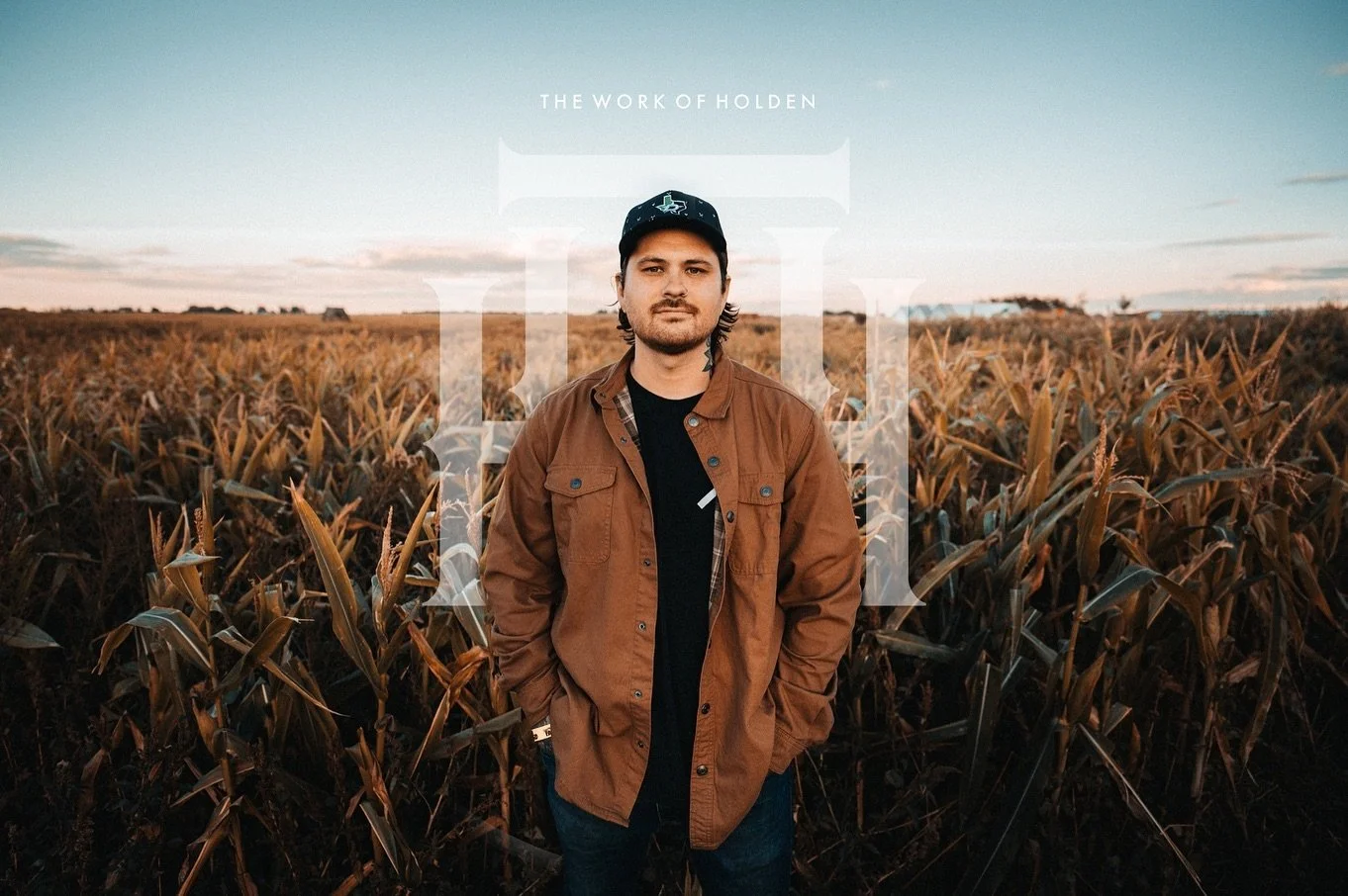 S P O O K Y  S Z N . // Let @kutyavina21 have some fun behind the camera with a fall shoot and she absolutely killed it. 📸☄️

#calgary #farmyard #pumpkinspicelatte #PSLseason #starbies #halloween #fallvibes #portraitphotography #portrait #corn #corn