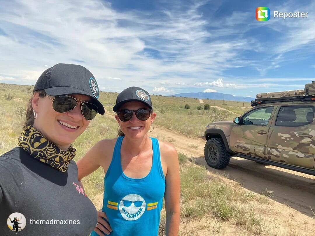 Here's another dynamic duo for your Wednesday! Follow along with @themadmaxines and their MultiCam&reg; adventure vehicle as they rally for a great cause, @warriorsheartfoundation! 🙌 

@multicamadv @multicampattern #Multicampattern #multicamvinyl #M
