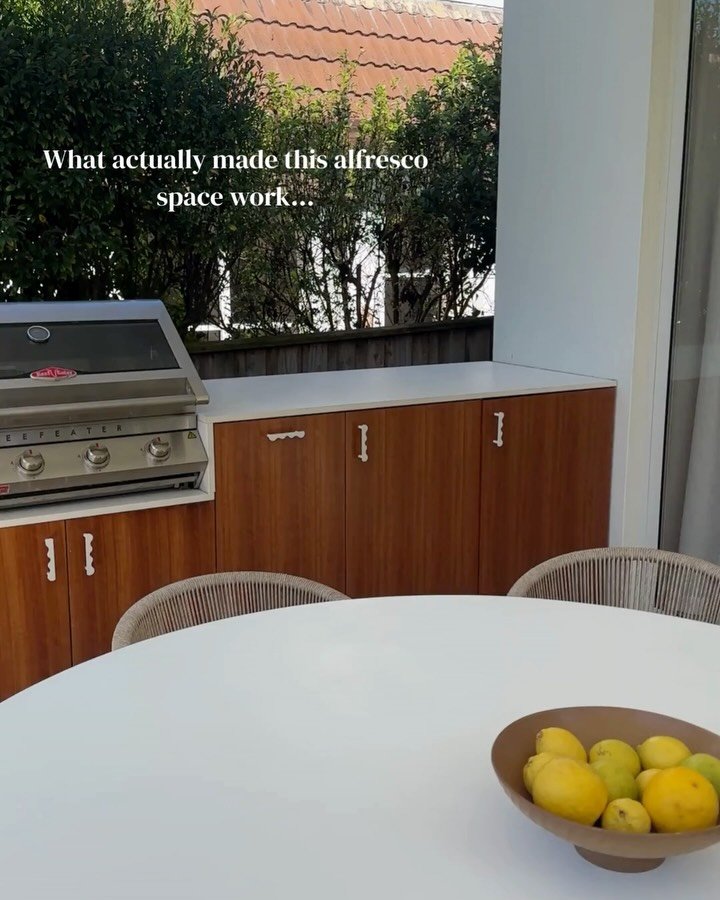 This alfresco space originally didn&rsquo;t reflect the warmer, coastal direction of the home.

By reworking the layout and introducing natural materials, warmer tones, and layered texture, the space now feels more cohesive and considered.

A reminde