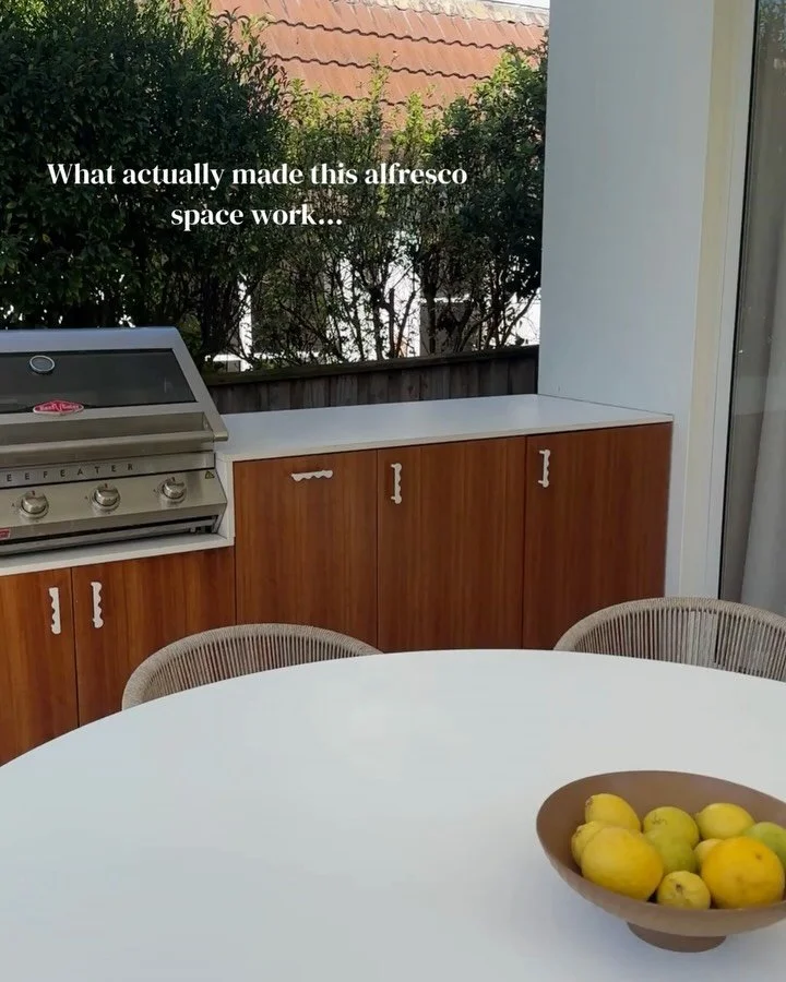 This alfresco space originally didn&rsquo;t reflect the warmer, coastal direction of the home.

By reworking the layout and introducing natural materials, warmer tones, and layered texture, the space now feels more cohesive and considered.

A reminde