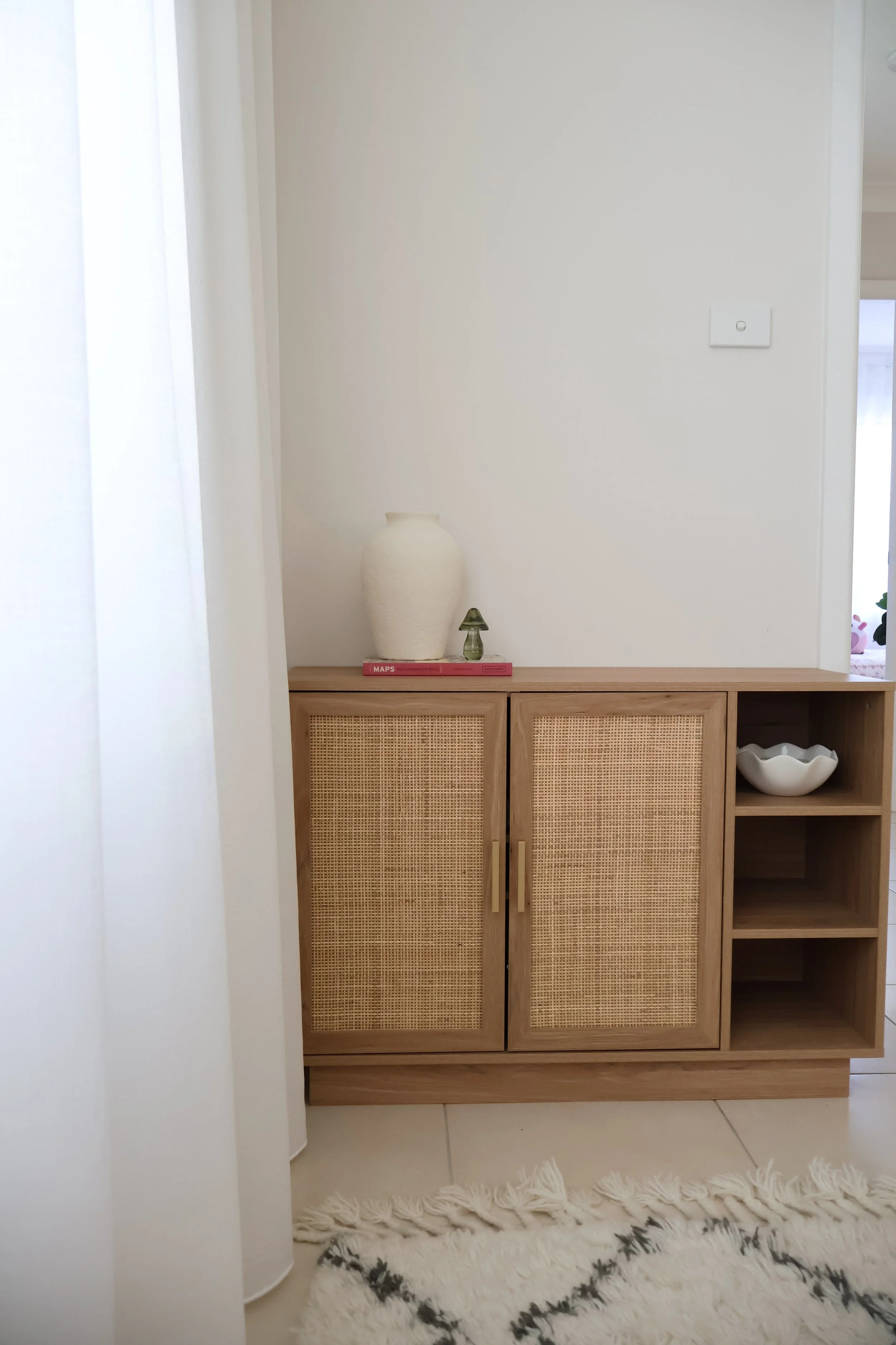 Sydney interior styling project in Kirrawee of a coastal home based in the Sutherland Shire