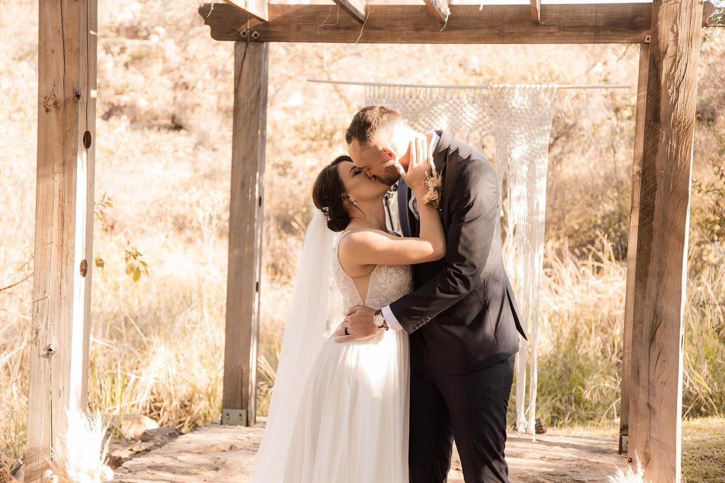 A &ldquo;fairytale wedding&rdquo; of the stunning couple Esbi &amp; Heinrich.

Venue: @venue_nouveau

#fairytalewedding #weddingphotography #venuenouveau #weddinginspo #weddinglove