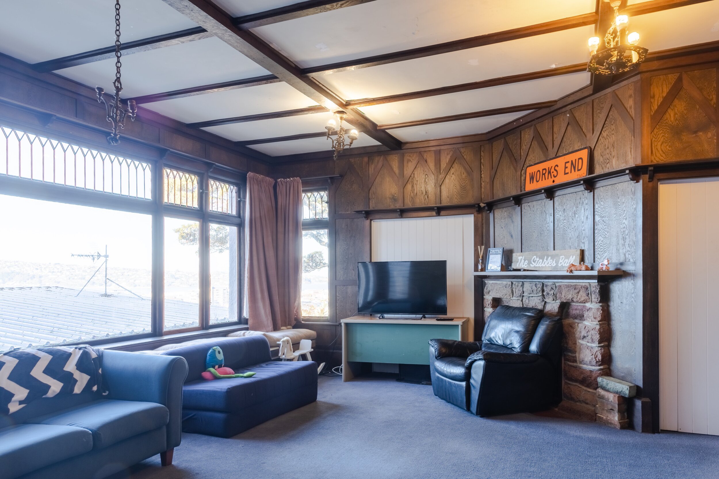 Lounge-1 copy.jpg