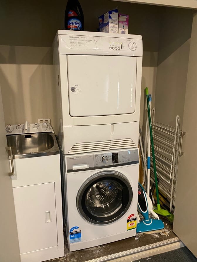 Manor Pl laundry.jpeg
