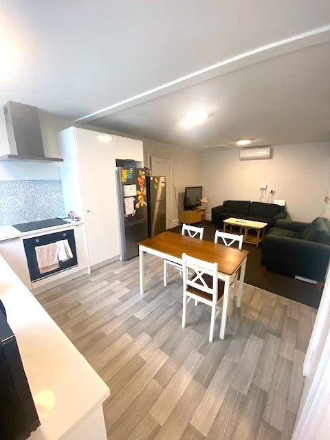 22 Russell Kitchen 2.jpeg