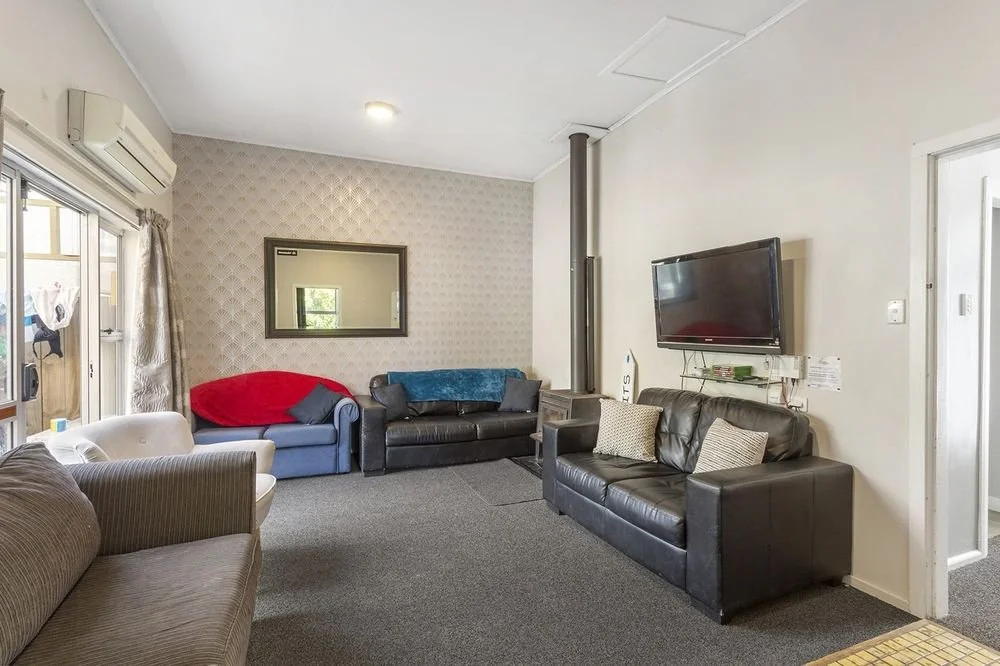 63 Malvern_Lounge 2.jpg