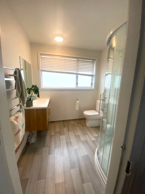 22 Russell Bthrm.jpeg