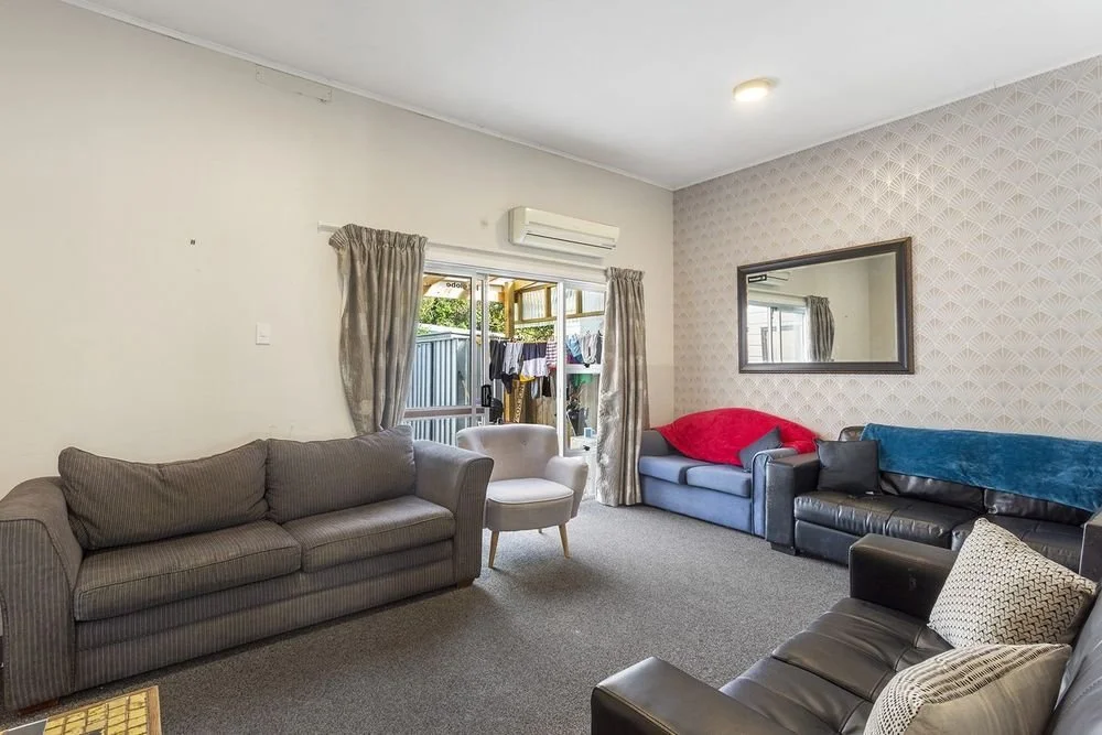 63 Malvern_Lounge.jpg