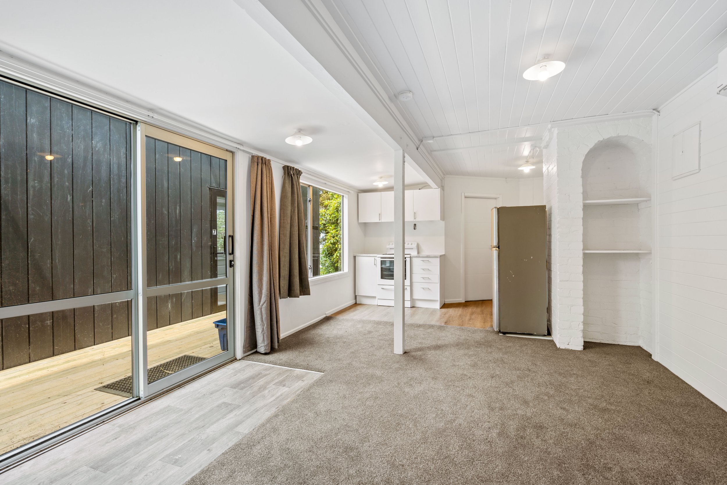 100 gladstone rd-15.jpg