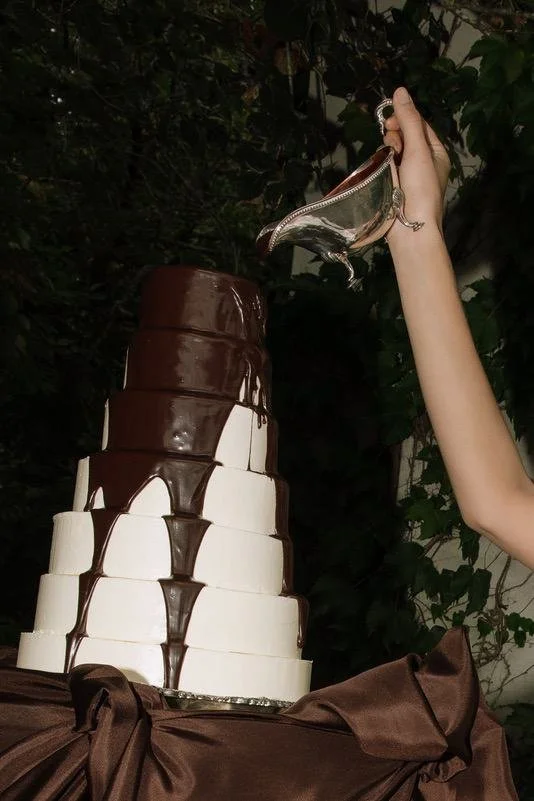 chocolate-pour-wedding-cake.jpg