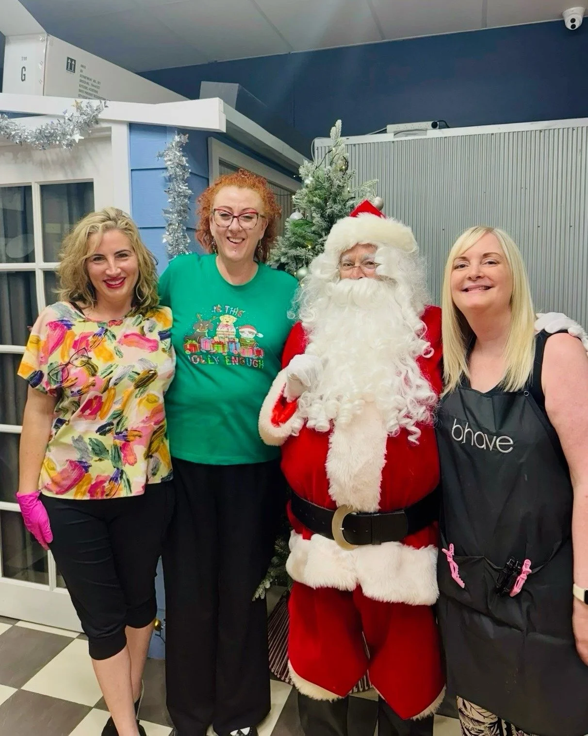 A big hello from the team at Klipperz Babershop. 💈✂

It was great to see Santa and the elf at the Beaumaris Shops last Saturday and even better to see all of the kids making Christmas Baubles at the Xmas activity table.🎅🏻 

Pop in anytime for a cu