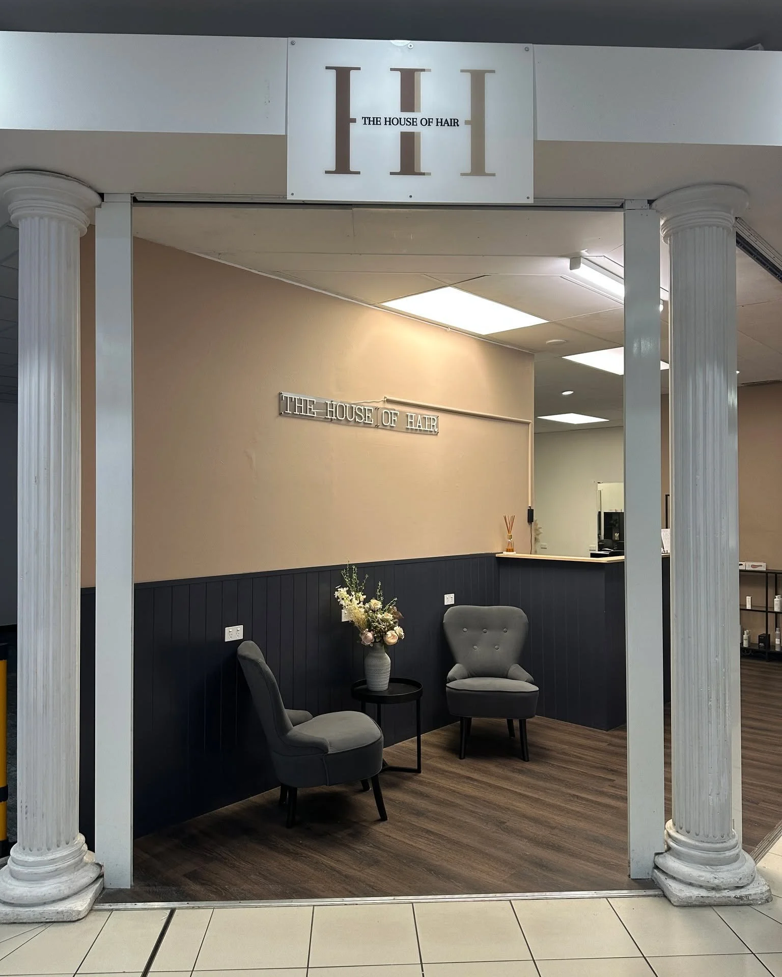 Have you visited the House of Hair at Beaumaris Shopping Centre?

▪️Blondes &amp; Brunettes
▪️Luxury Styling
▪️ Tuesday - Saturday
▪️Call 9306 3593 to book.

#hairstylist #hairsalon #haircolour #oceanreef #oceanreefhairstylist #oceanreefhairsalon #be