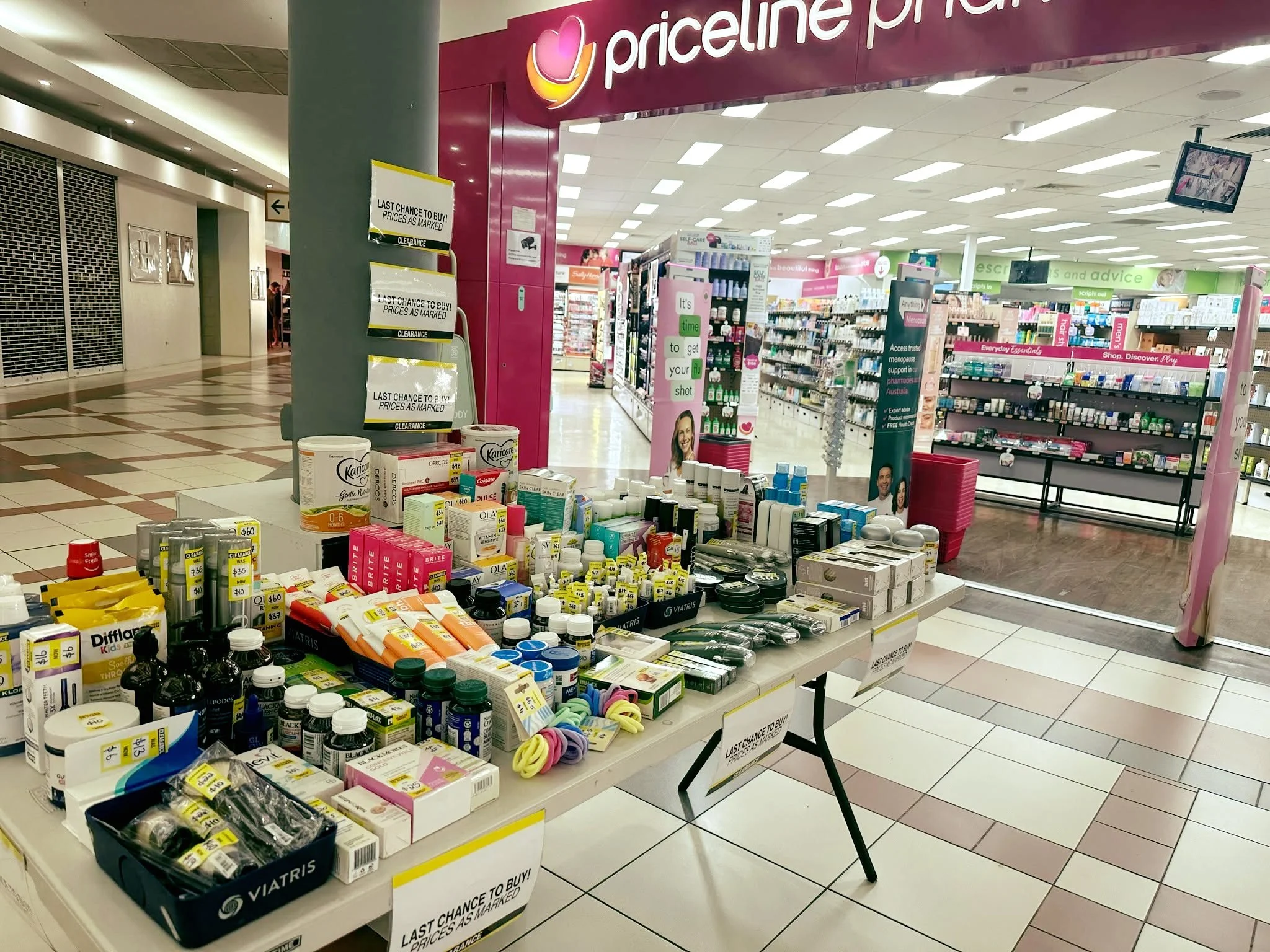 There are always plenty of bargains at Priceline Beaumaris. 
They will either be on the table out the front or inside the store so head in a grab a deal while you get your every day chemist needs and health advice.

@pricelinepharmacybeaumaris - Ocea