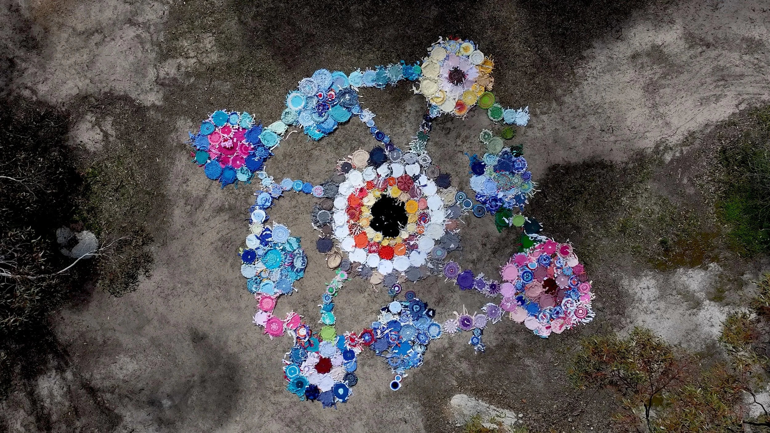 Kartanup. Artist Tina Hansen. Collaboration with Women's Noongar Community of Katanning, WA, through Badgebup Aboriginal Corporation. Photo: Jane Hammond.
Site: Piesse Park - a traditional place of gathering of different tribes. 