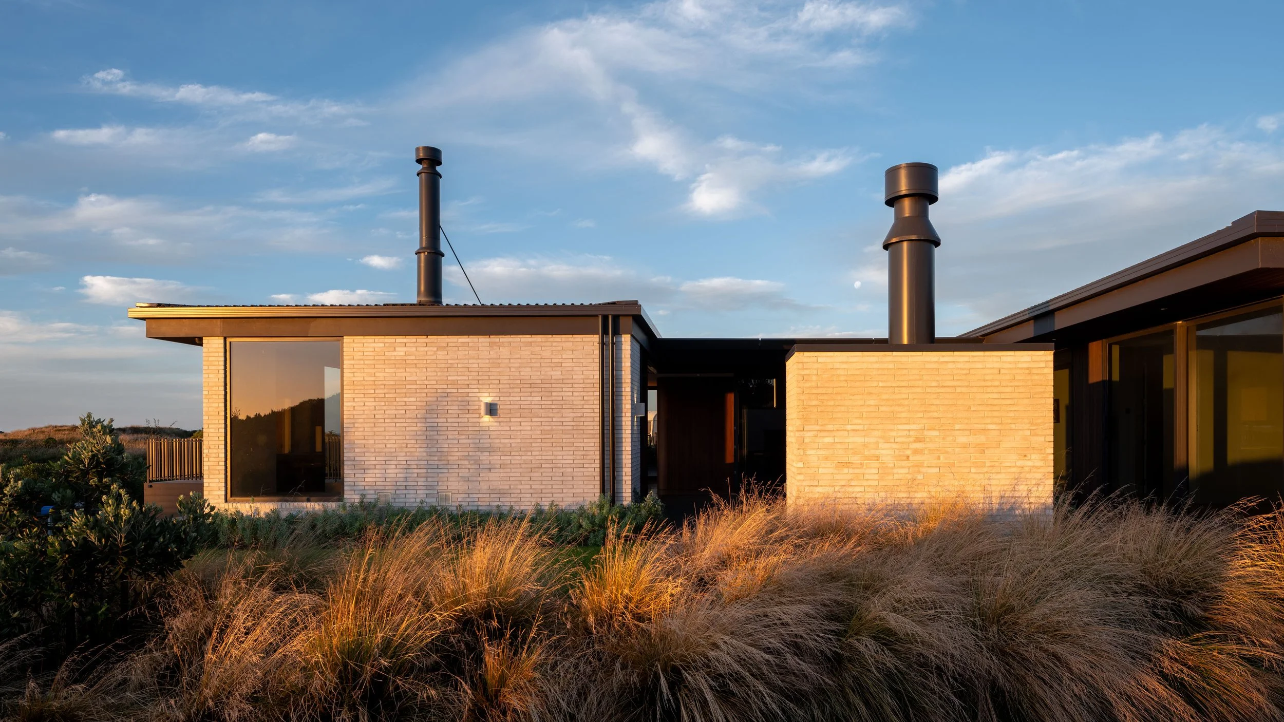 Peka Peka Beach House: Protected and Panoramic