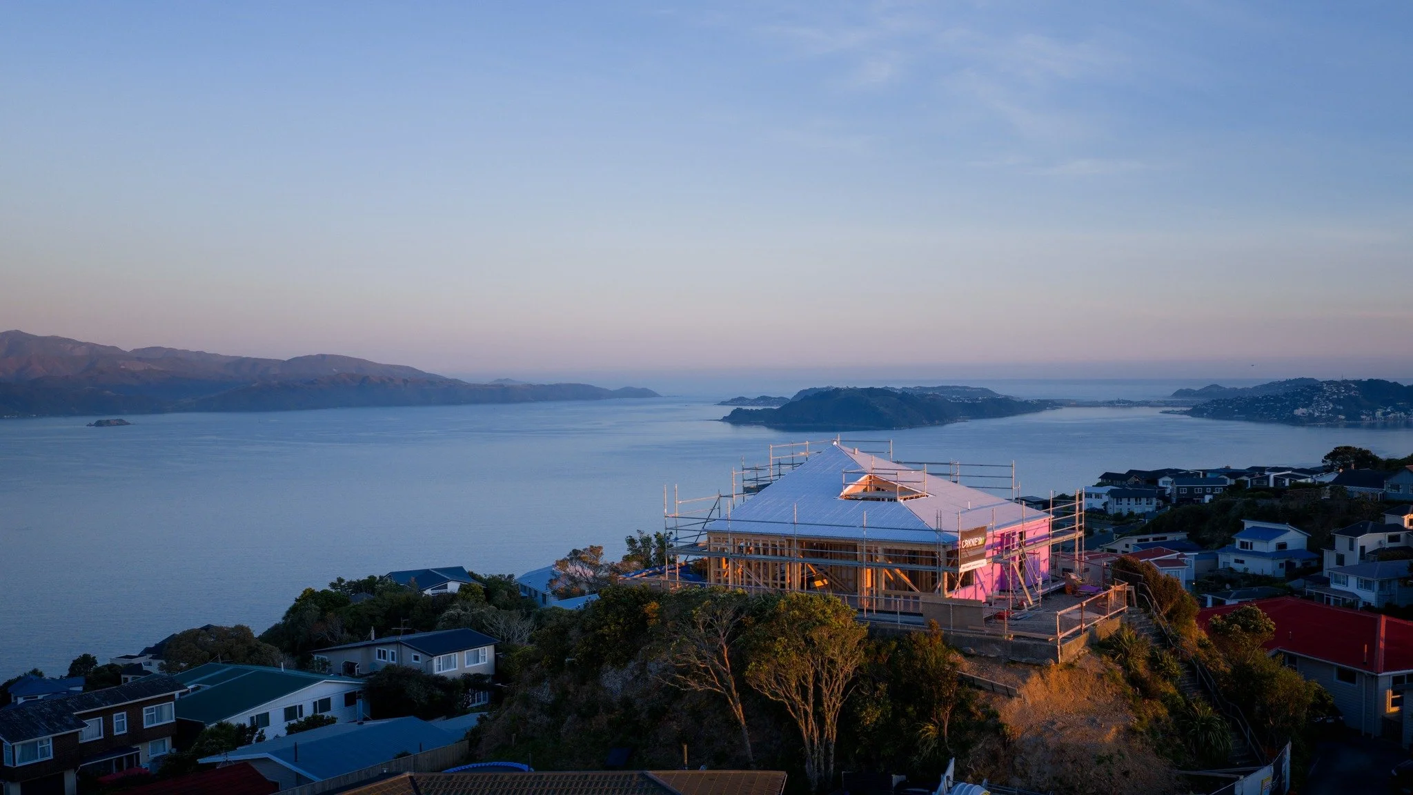 Luwte

We're excited to share these progress shots from this phenomenal site. It has views to Matiu Island and Mana Island!
 
Builders: @flipbuild 
Roofing:  @orkneyroofing 
Photography:  @davidhenselphotography 

#architect #architecture #architectu