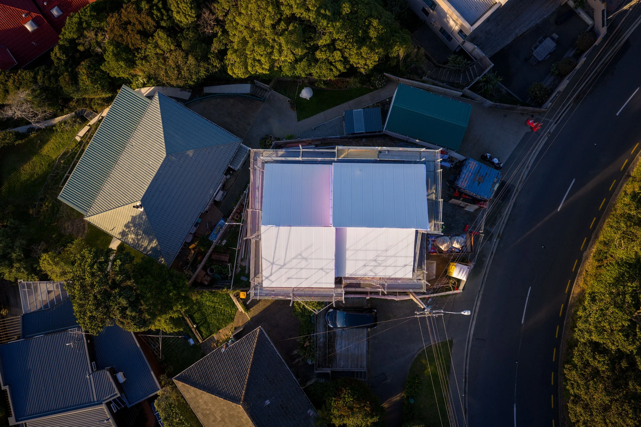 Fourfold First Light Studio - corrugate roof under construction with Flip Build