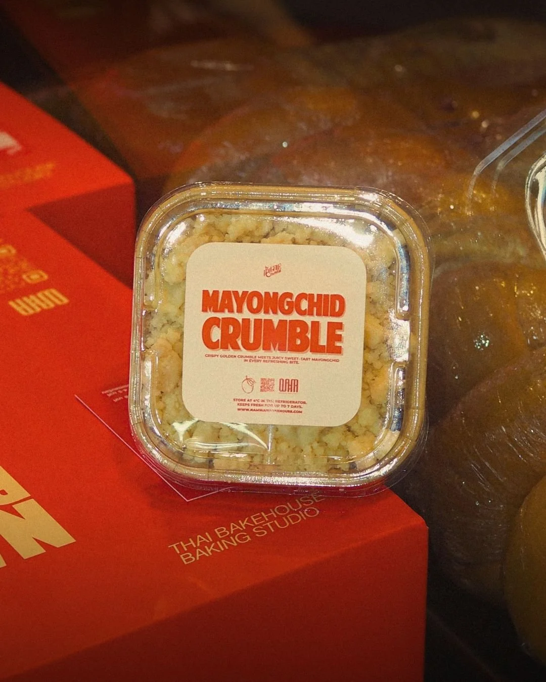 Mayongchid Crumble
Fresh seasonal mayongchid baked under a buttery crumble until golden and fragrant.
Soft, juicy fruit underneath and a crisp crumble topping on top. A simple dessert that celebrates the natural sweetness of Mayongchid.

Mayongchid C