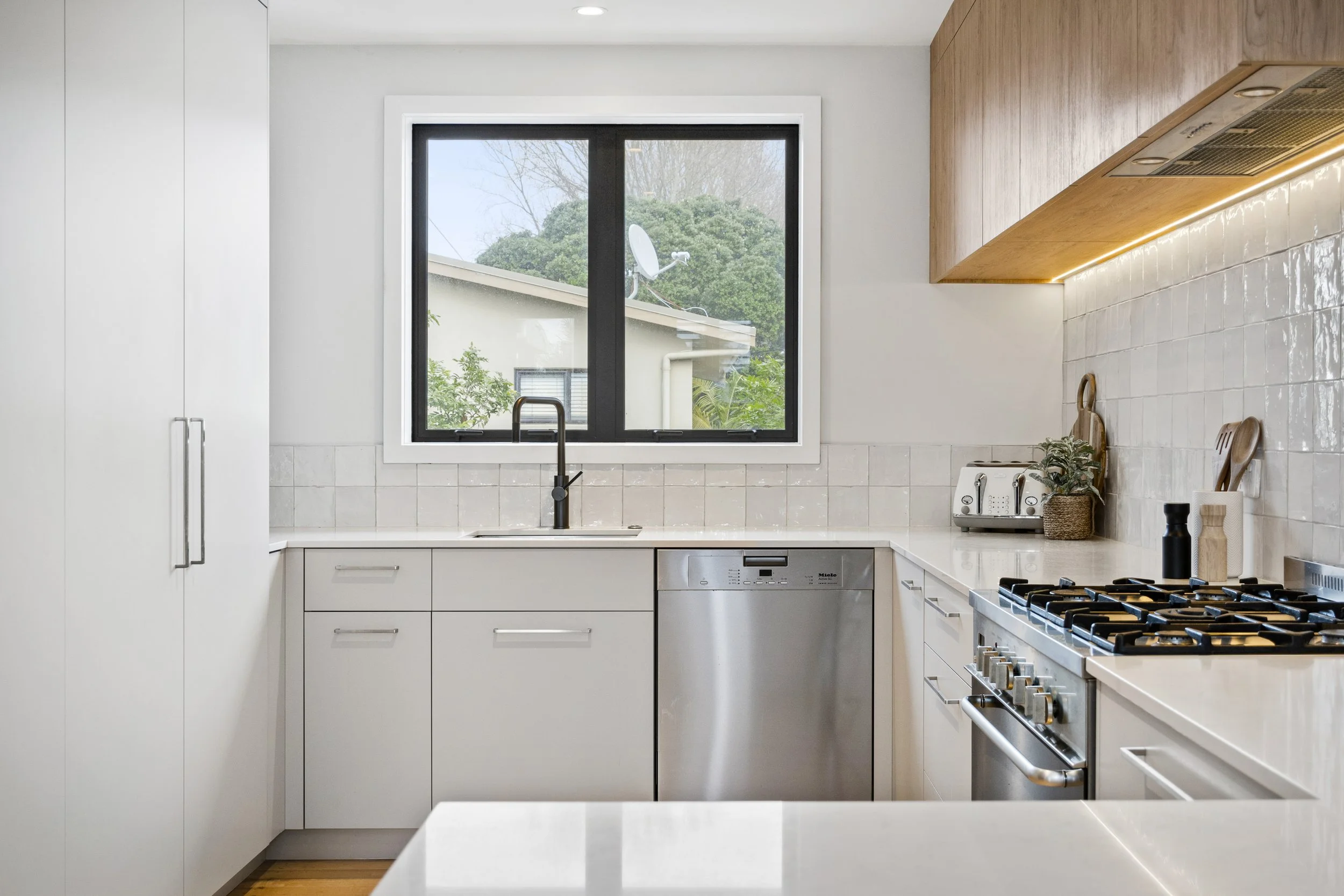 008_Open2view_ID542466-Kitchen copy.jpg