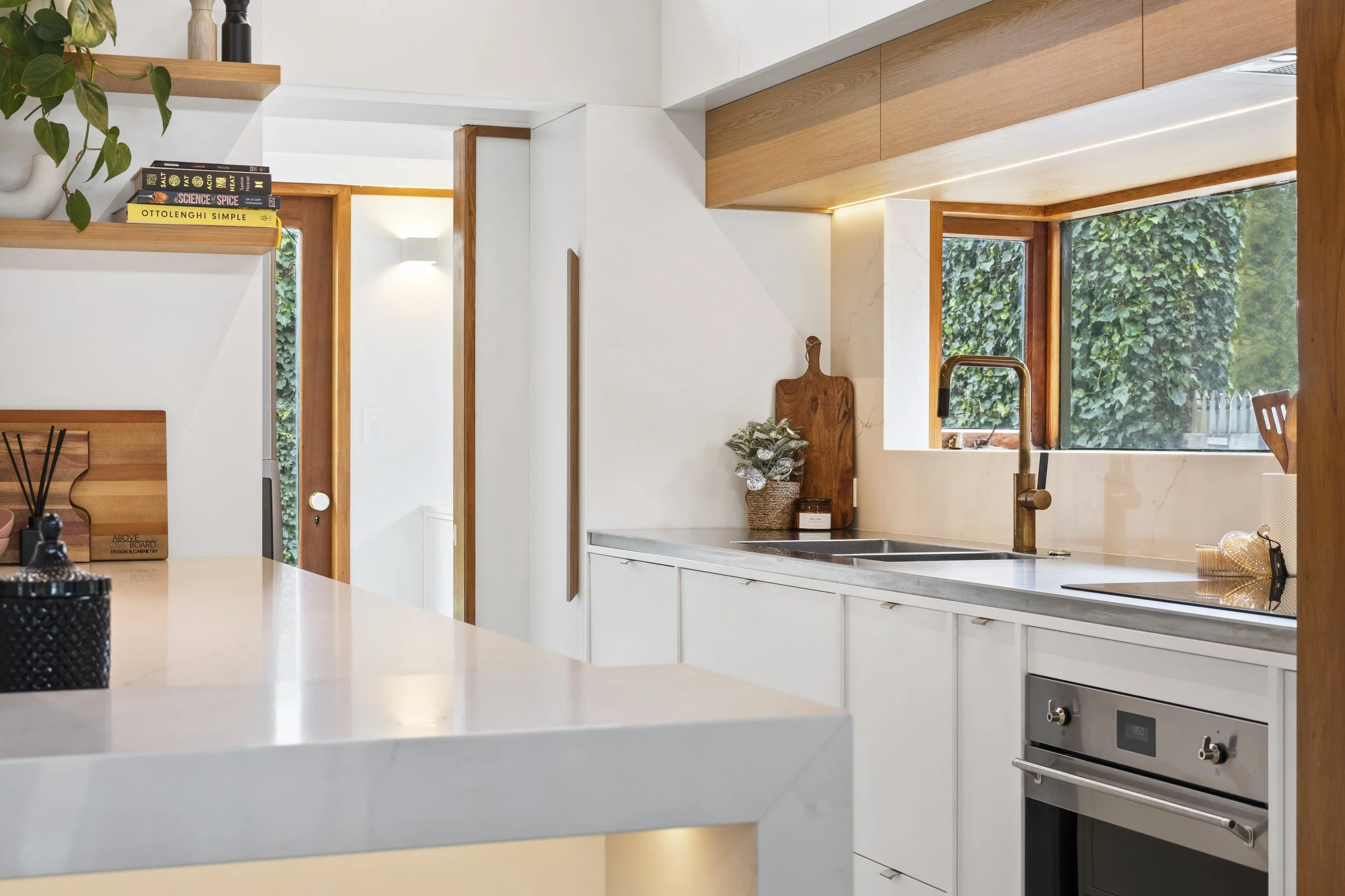 039_Open2view_ID542466-Kitchen copy.jpg