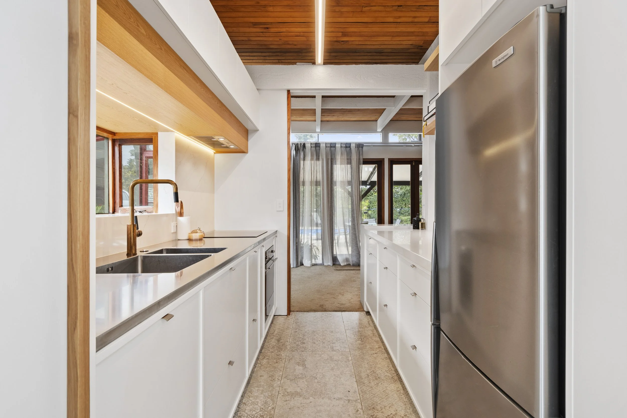 034_Open2view_ID542466-Kitchen copy.jpg