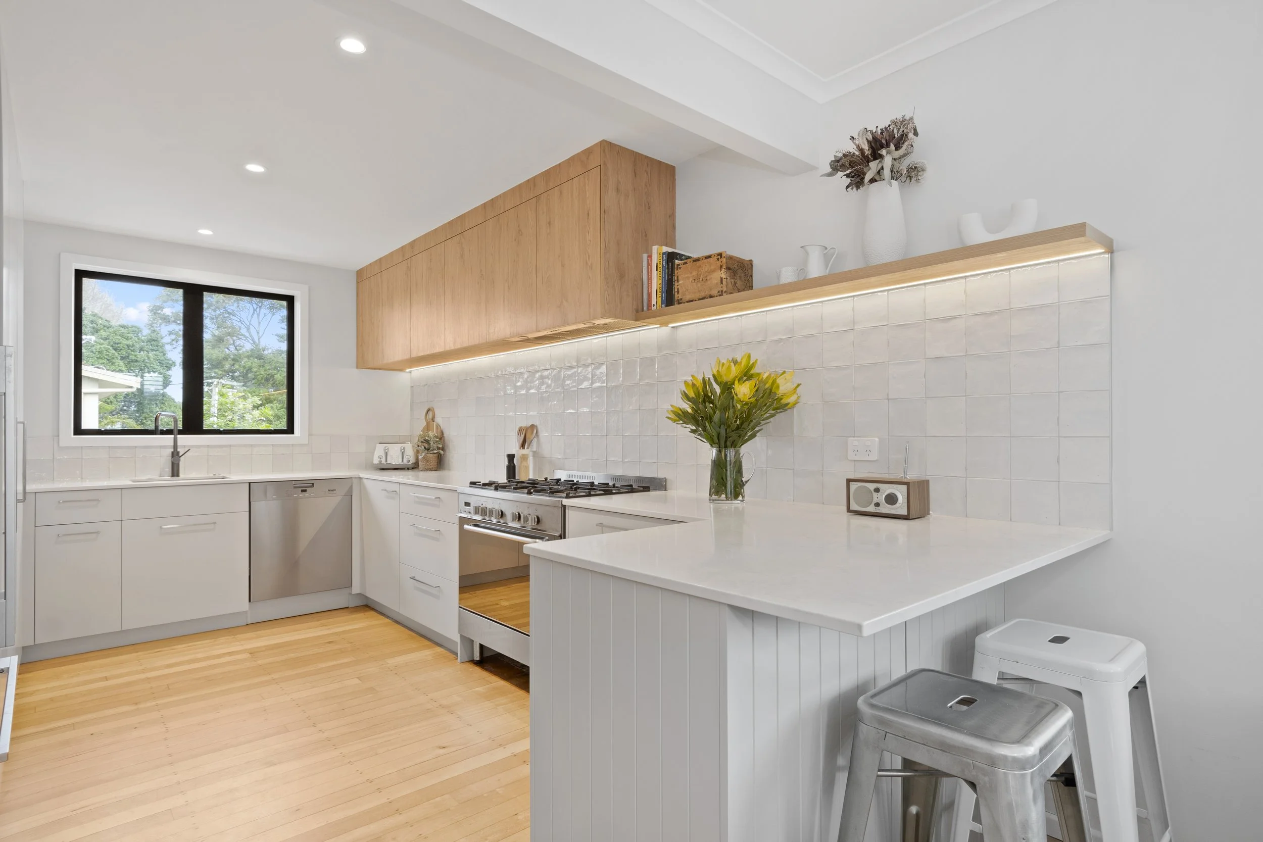 001_Open2view_ID542466-Kitchen copy.jpg