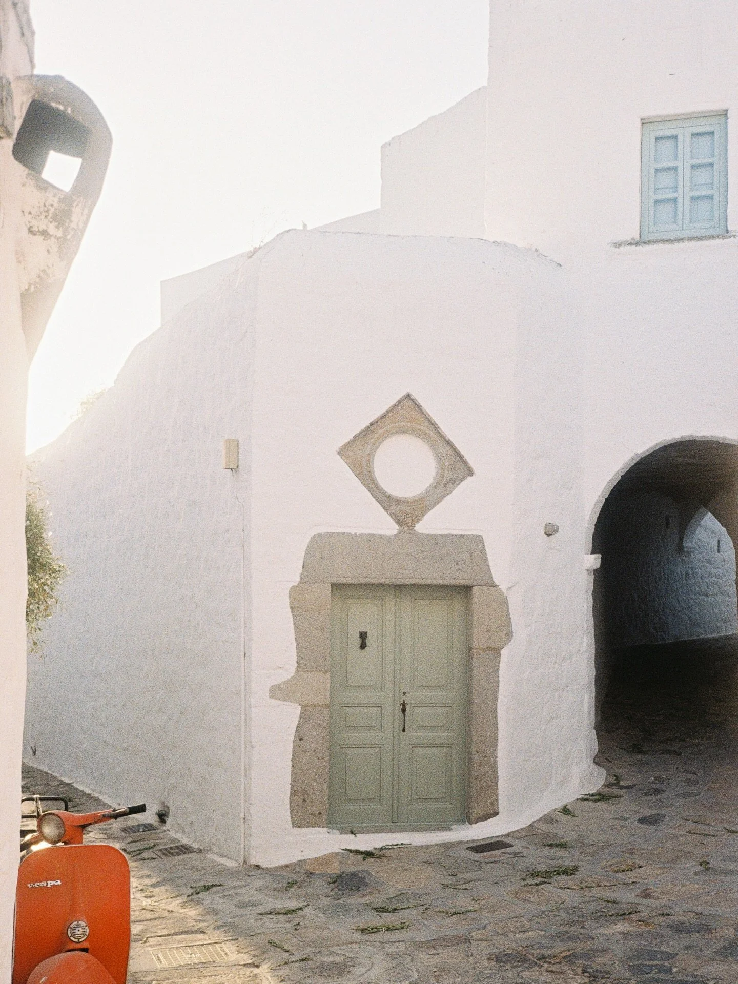 Some early morning summer memories from #Patmos on film
#35mmfilm #kodakportra400