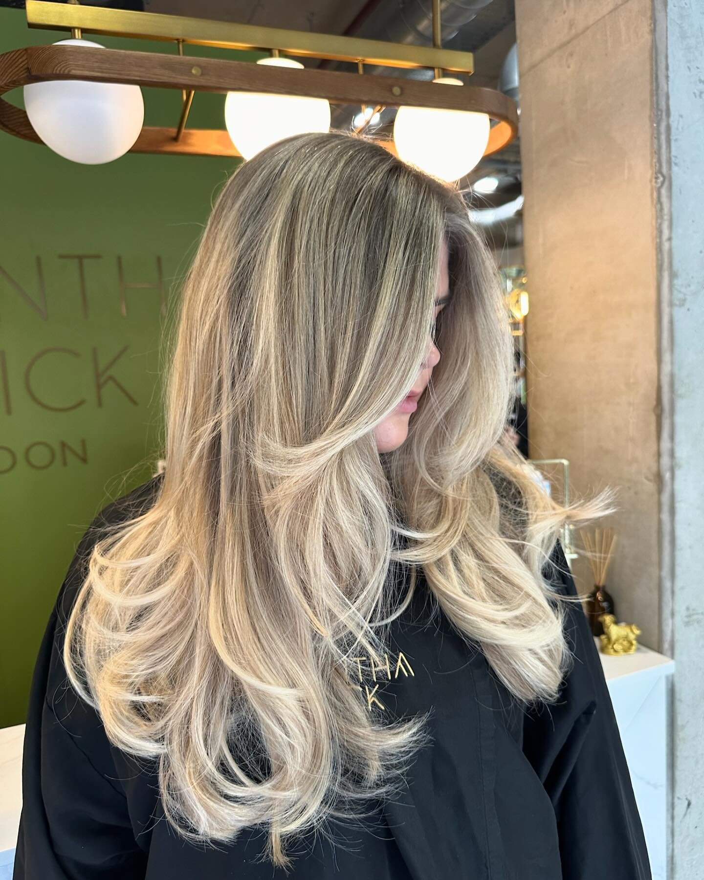 Make this bank holiday weekend unforgettable with a brand-new hairdo! 🧚 Let our hairstylist fairy godmothers work their magic on your hair while you sit back and relax 😍

Created by our senior colourist Katie (@_colourbykatie) in our Fitzrovia salo
