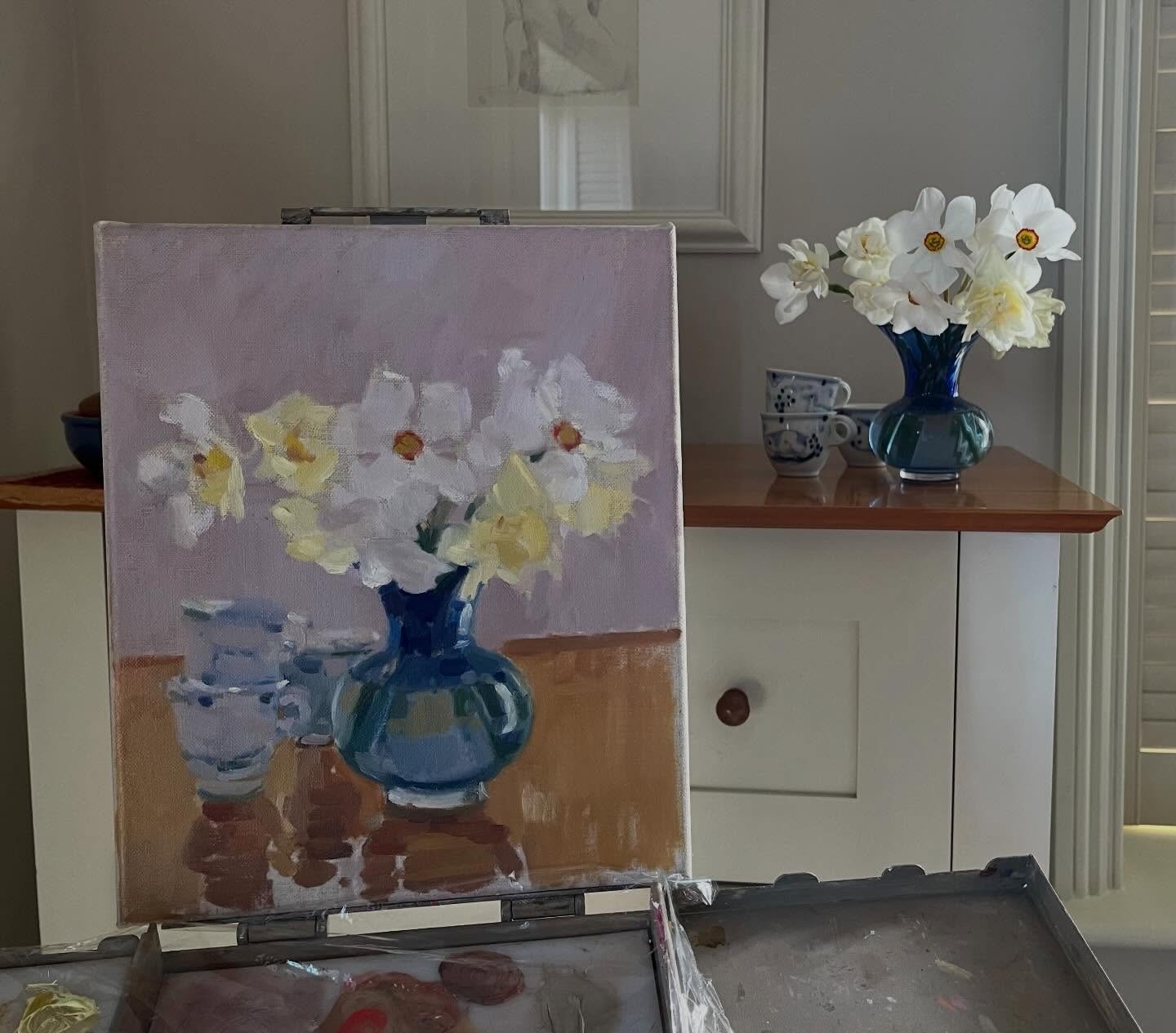 The Blue Vase, Oil on canvas, 12 x 10 inches. Another painting of daffodils an vase given by friends and some coffee cups by the wonderful ceramic artist, Grahame Clarke. 

I had to move the easel to the left of the still life because it was too dark