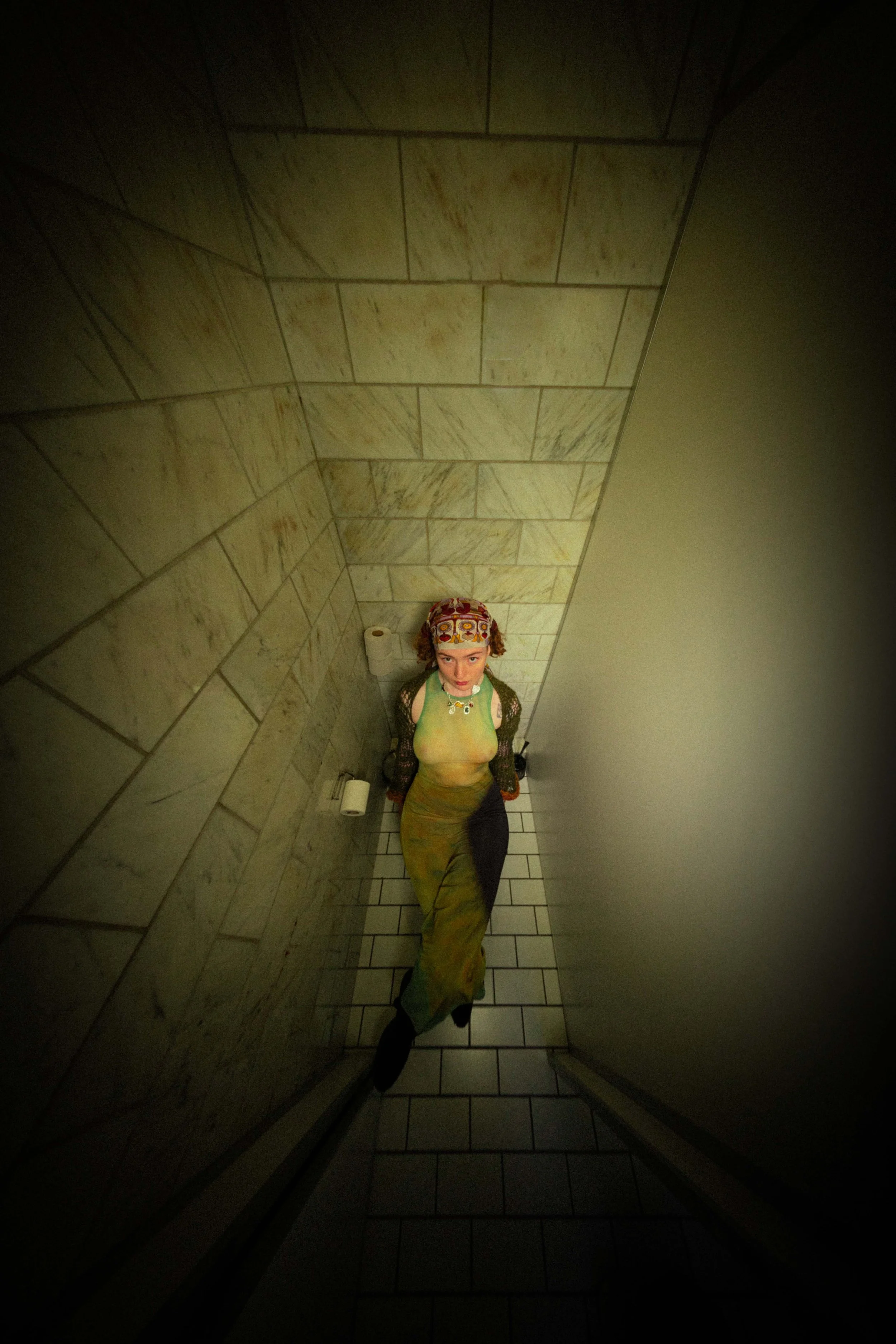 sara på toilet.jpg